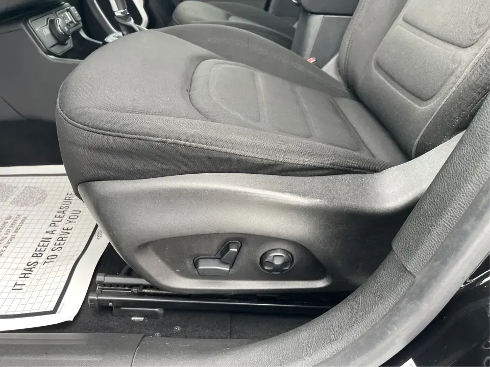 2018 Jeep Renegade Latitude 4x4 (ZACCJBBB5JP) with an 2.4L L4 DOHC 16V engine, 6M transmission, located at 8750 N County Rd 25A, Piqua, OH, 45356, (937) 908-9800, 40.164391, -84.232513 - **Explore New Adventures with the 2018 Jeep Renegade Latitude 4x4!**<br /> <br /> Are you ready to elevate your adventures with a vehicle that perfectly balances style, comfort, and capability? Look no further than this striking 2018 Jeep Renegade Latitude 4x4, available now at Advantage Car and Cre - Photo#17