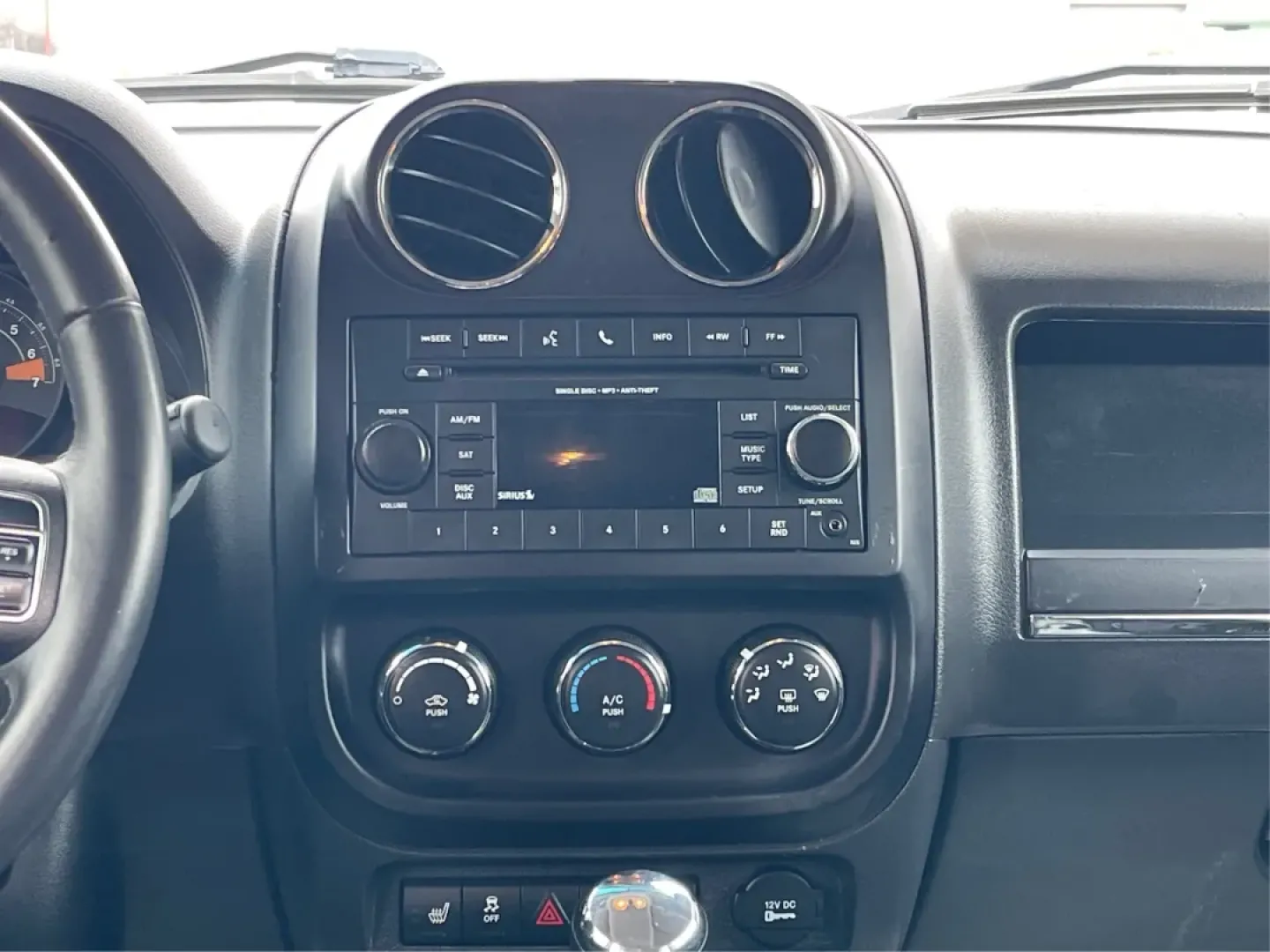 2015 Jeep Patriot High Altitude Edition (1C4NJRFB5FD) with an 2.4L I-4 DOHC engine, located at 1951 S Dayton Lakeview Rd., New Carlisle, OH, 45344, (937) 908-9800, 39.890999, -84.050255 - **Experience Adventure and Convenience with the 2015 Jeep Patriot at Advantage Car and Credit - New Carlisle, OH!**<br /> <br /> Are you ready to elevate your driving lifestyle? Whether you're a weekend adventurer seeking thrilling off-road experiences, a busy commuter needing reliable transportatio - Photo#12