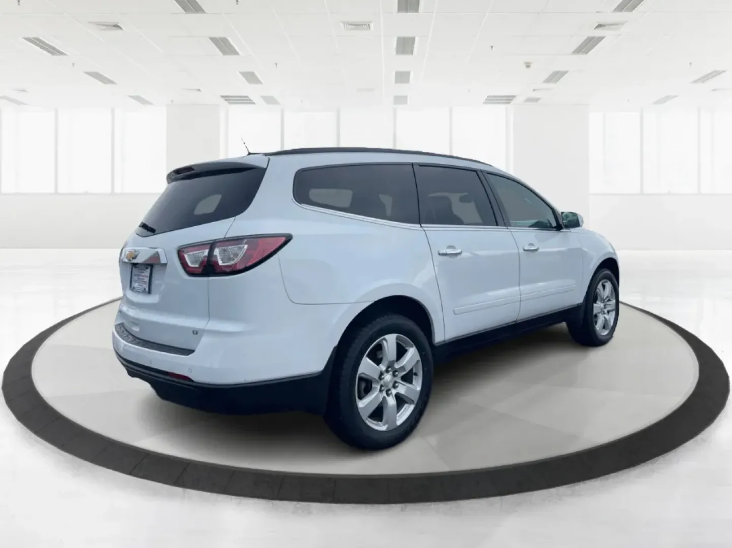 2017 Chevrolet Traverse 1LT (1GNKRGKDXHJ) with an 3.6L V-6 gasoline direct injection engine, located at 880 E. National Road, Vandalia, OH, 45377, (937) 908-9800, 39.891918, -84.183594 - **Explore the Open Road with the 2017 Chevrolet Traverse: Your Family's Ideal Adventure Companion!**<br /> <br /> Are you seeking a versatile SUV that effortlessly blends comfort, style, and practicality? Look no further than the stunning 2017 Chevrolet Traverse 1LT, available now at Advantage Car a - Photo#2