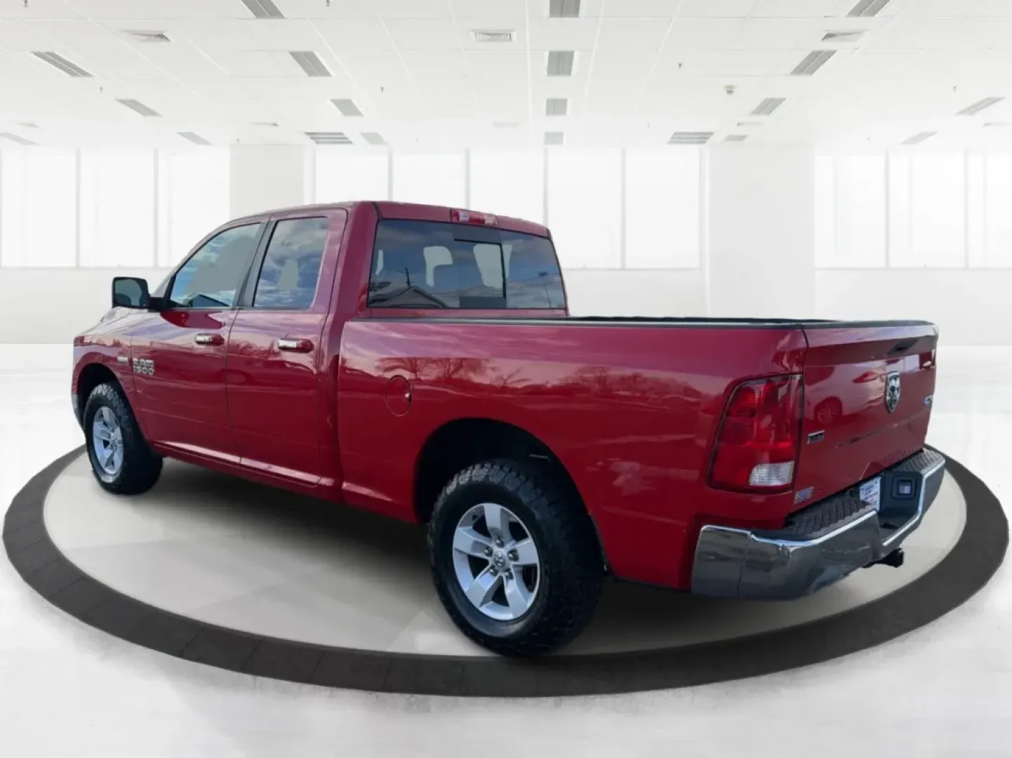 2016 Ram 1500 SLT (1C6RR7GT8GS) with an Other engine, located at 880 E. National Road, Vandalia, OH, 45377, (937) 908-9800, 39.891918, -84.183594 - Are you ready to elevate your adventures and tackle any terrain with confidence? Discover the perfect blend of rugged capability and modern comfort with this stunning 2016 Ram 1500 SLT, now available at Advantage Car and Credit in Vandalia, OH. With its striking Flame Red Clearcoat exterior and robu - Photo#4