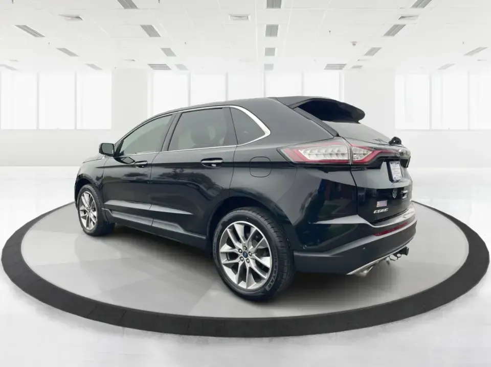 2017 Ford Edge Titanium (2FMPK4K86HB) with an 3.5L V6 DOHC 24V engine, 6A transmission, located at 4508 South Dixie Dr, Moraine, OH, 45439, (937) 908-9800, 39.689976, -84.218452 - Unleash your adventurous spirit with the 2017 Ford Edge Titanium SUV, now available at Advantage Car and Credit in New Carlisle, OH! This versatile vehicle is perfect for families on the go, commuters looking for comfort, or anyone who enjoys weekend adventures. With a spacious interior and robust c - Photo#4