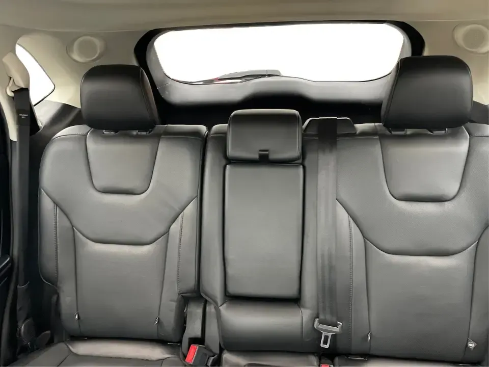 2017 Ford Edge Titanium (2FMPK4K86HB) with an 3.5L V6 DOHC 24V engine, 6A transmission, located at 4508 South Dixie Dr, Moraine, OH, 45439, (937) 908-9800, 39.689976, -84.218452 - Unleash your adventurous spirit with the 2017 Ford Edge Titanium SUV, now available at Advantage Car and Credit in New Carlisle, OH! This versatile vehicle is perfect for families on the go, commuters looking for comfort, or anyone who enjoys weekend adventures. With a spacious interior and robust c - Photo#14