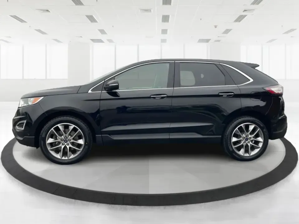 2017 Ford Edge Titanium (2FMPK4K86HB) with an 3.5L V6 DOHC 24V engine, 6A transmission, located at 8750 N County Rd 25A, Piqua, OH, 45356, (937) 908-9800, 40.164391, -84.232513 - Unleash your adventurous spirit with the 2017 Ford Edge Titanium SUV, now available at Advantage Car and Credit in New Carlisle, OH! This versatile vehicle is perfect for families on the go, commuters looking for comfort, or anyone who enjoys weekend adventures. With a spacious interior and robust c - Photo#5
