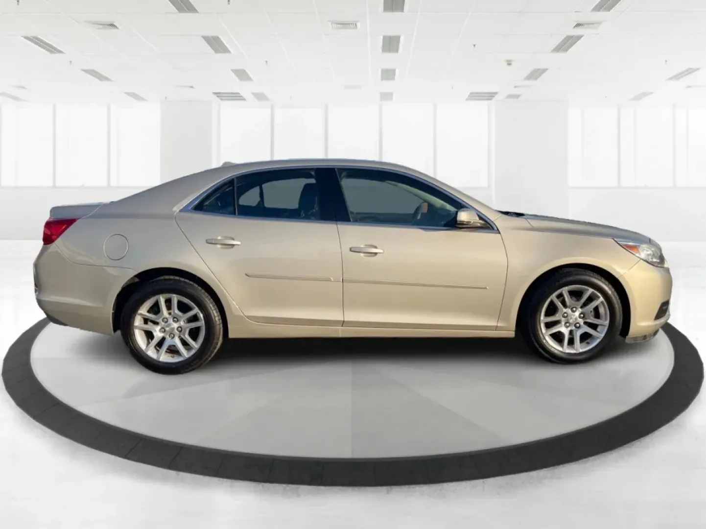 2014 Chevrolet Malibu 1LT (1G11C5SL7EF) with an ECOTEC 2.5L I-4 gasoline direct injection engine, located at 1230 East Main St, Xenia, OH, 45385, (937) 908-9800, 39.688026, -83.910172 - Are you ready to elevate your daily commute or make unforgettable memories on weekend adventures? The 2014 Chevrolet Malibu 1LT, now available at Advantage Car and Credit in Xenia, OH, is the perfect sedan for those seeking a reliable, stylish, and feature-packed vehicle without breaking the bank. W - Photo#1