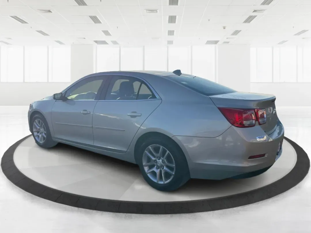 2014 Chevrolet Malibu 1LT (1G11C5SL7EF) with an ECOTEC 2.5L I-4 gasoline direct injection engine, located at 1230 East Main St, Xenia, OH, 45385, (937) 908-9800, 39.688026, -83.910172 - 2014 Chevrolet Malibu 1LT - Photo#4