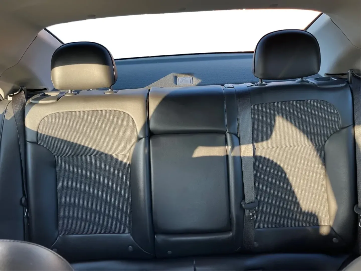 2014 Chevrolet Malibu 1LT (1G11C5SL7EF) with an ECOTEC 2.5L I-4 gasoline direct injection engine, located at 1230 East Main St, Xenia, OH, 45385, (937) 908-9800, 39.688026, -83.910172 - Are you ready to elevate your daily commute or make unforgettable memories on weekend adventures? The 2014 Chevrolet Malibu 1LT, now available at Advantage Car and Credit in Xenia, OH, is the perfect sedan for those seeking a reliable, stylish, and feature-packed vehicle without breaking the bank. W - Photo#14