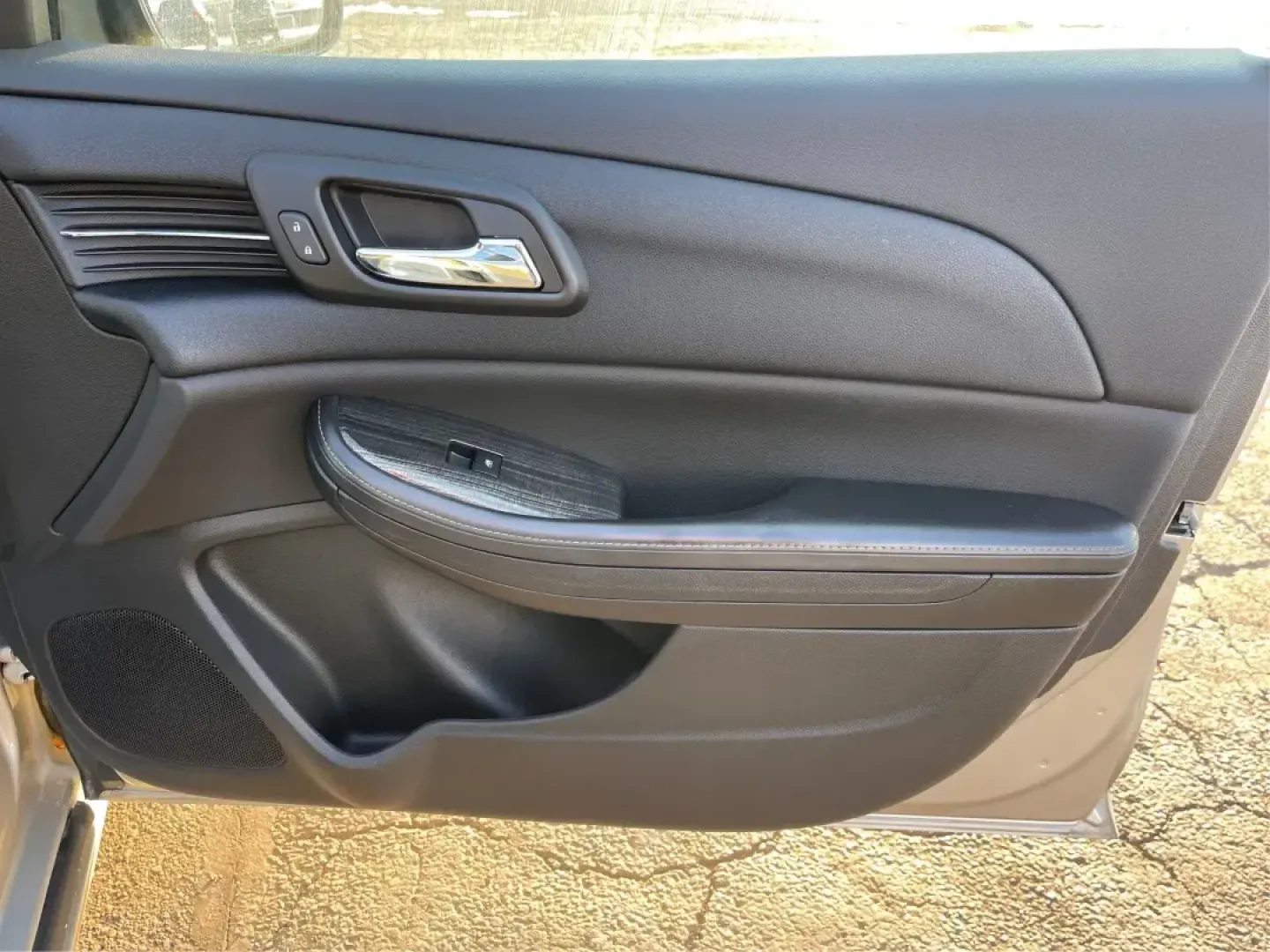 2014 Chevrolet Malibu 1LT (1G11C5SL7EF) with an ECOTEC 2.5L I-4 gasoline direct injection engine, 6-Speed Automatic transmission, located at 880 E. National Road, Vandalia, OH, 45377, (937) 908-9800, 39.891918, -84.183594 - Are you ready to elevate your daily commute or make unforgettable memories on weekend adventures? The 2014 Chevrolet Malibu 1LT, now available at Advantage Car and Credit in Xenia, OH, is the perfect sedan for those seeking a reliable, stylish, and feature-packed vehicle without breaking the bank. W - Photo#20