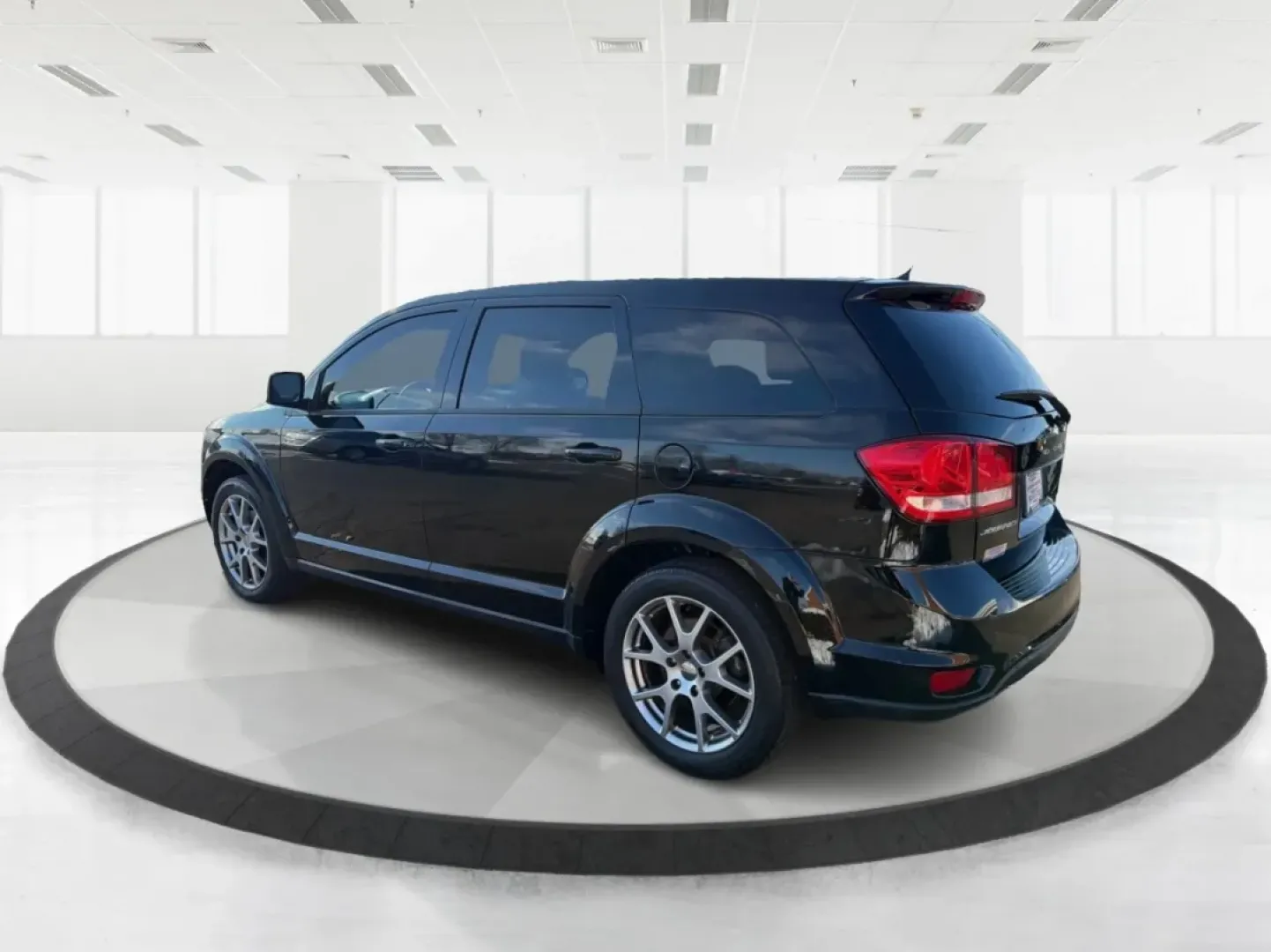 2014 Dodge Journey R/T (3C4PDCEG9ET) with an 3.6L V-6 DOHC engine, located at 1184 Kauffman Ave, Fairborn, OH, 45324, (937) 908-9800, 39.807072, -84.030914 - **Unleash Your Adventurous Spirit with the 2014 Dodge Journey R/T** <br /> <br /> If you're seeking a versatile SUV that seamlessly fits into your active lifestyle, look no further than the 2014 Dodge Journey R/T available at Advantage Car and Credit in Fairborn, OH. Perfect for family road trips, w - Photo#4