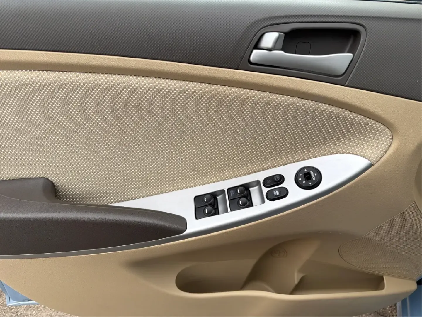 2014 Hyundai Accent GLS (KMHCT4AE6EU) with an 1.6L I-4 gasoline direct injection engine, located at 4508 South Dixie Dr, Moraine, OH, 45439, (937) 908-9800, 39.689976, -84.218452 - Discover the perfect blend of reliability and style with the 2014 Hyundai Accent GLS, an exceptional sedan ideally suited for budget-conscious buyers and those embarking on new journeys. Whether you're navigating the bustling streets of Moraine, OH, or taking a scenic drive through nearby Dayton, th - Photo#15