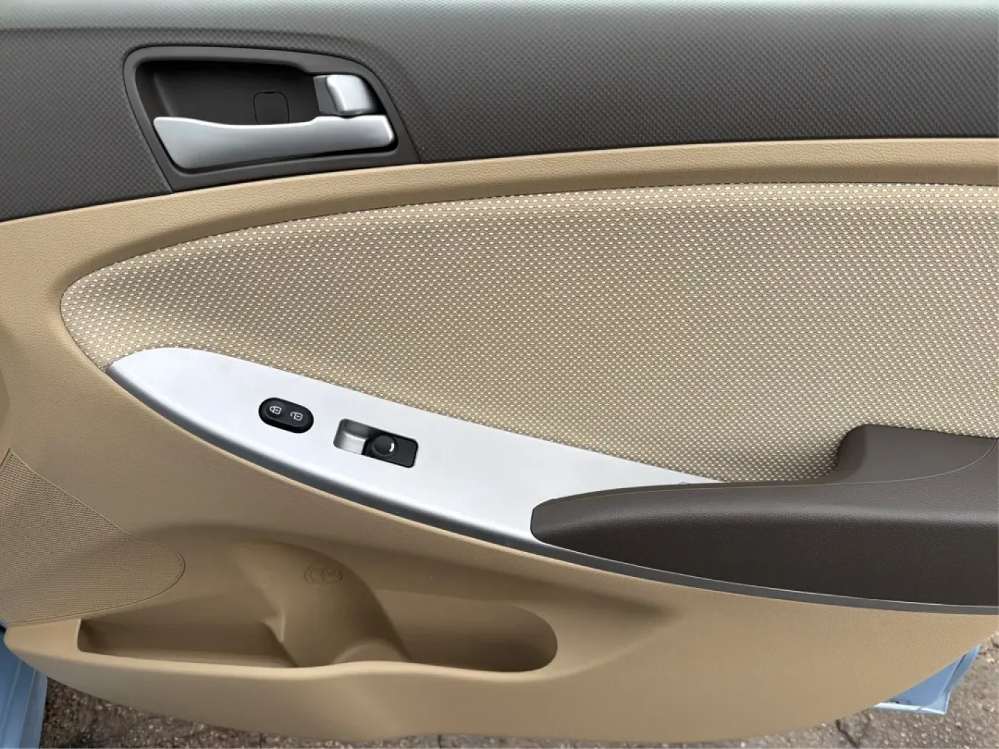 2014 Hyundai Accent GLS (KMHCT4AE6EU) with an 1.6L I-4 gasoline direct injection engine, located at 4508 South Dixie Dr, Moraine, OH, 45439, (937) 908-9800, 39.689976, -84.218452 - Discover the perfect blend of reliability and style with the 2014 Hyundai Accent GLS, an exceptional sedan ideally suited for budget-conscious buyers and those embarking on new journeys. Whether you're navigating the bustling streets of Moraine, OH, or taking a scenic drive through nearby Dayton, th - Photo#16