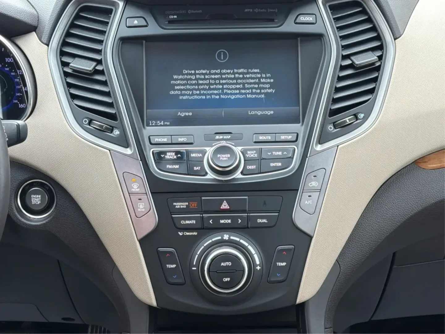 2014 Hyundai Santa Fe 2.4L (5XYZUDLB7EG) with an Theta II 2.4L I-4 gasoline direct injection engine, located at 1099 N County Rd 25A , Troy, OH, 45373, (937) 908-9800, 40.057079, -84.212883 - **Explore the Open Road with Ease: 2014 Hyundai Santa Fe at Advantage Car and Credit - Troy**<br /> <br /> Are you ready to take your family adventures to the next level? The 2014 Hyundai Santa Fe is designed for those seeking comfort, style, and ample space for everything life throws your way-perfe - Photo#13