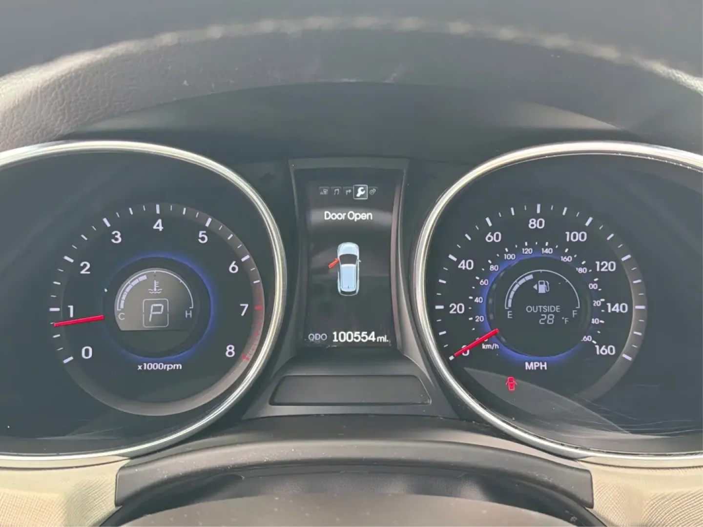 2014 Hyundai Santa Fe 2.4L (5XYZUDLB7EG) with an Theta II 2.4L I-4 gasoline direct injection engine, located at 1099 N County Rd 25A , Troy, OH, 45373, (937) 908-9800, 40.057079, -84.212883 - **Explore the Open Road with Ease: 2014 Hyundai Santa Fe at Advantage Car and Credit - Troy**<br /> <br /> Are you ready to take your family adventures to the next level? The 2014 Hyundai Santa Fe is designed for those seeking comfort, style, and ample space for everything life throws your way-perfe - Photo#15