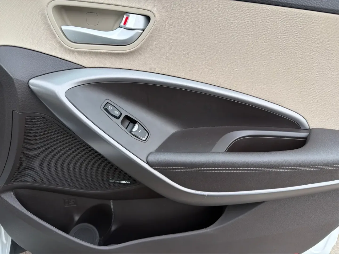 2014 Hyundai Santa Fe 2.4L (5XYZUDLB7EG) with an Theta II 2.4L I-4 gasoline direct injection engine, located at 1099 N County Rd 25A , Troy, OH, 45373, (937) 908-9800, 40.057079, -84.212883 - **Explore the Open Road with Ease: 2014 Hyundai Santa Fe at Advantage Car and Credit - Troy**<br /> <br /> Are you ready to take your family adventures to the next level? The 2014 Hyundai Santa Fe is designed for those seeking comfort, style, and ample space for everything life throws your way-perfe - Photo#19