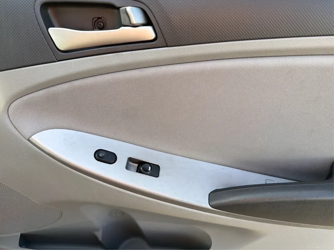 2016 Hyundai Accent SE (KMHCT4AE7GU) with an 1.6L I-4 gasoline direct injection engine, 6A transmission, located at 1951 S Dayton Lakeview Rd., New Carlisle, OH, 45344, (937) 908-9800, 39.890999, -84.050255 - **Discover Your Next Adventure with This 2016 Hyundai Accent SE Sedan!**<br /> <br /> Are you looking for a reliable vehicle to elevate your daily commute or weekend getaways? Look no further than the stunning 2016 Hyundai Accent SE Sedan available at Advantage Car and Credit. Located at 1951 S Dayt - Photo#17