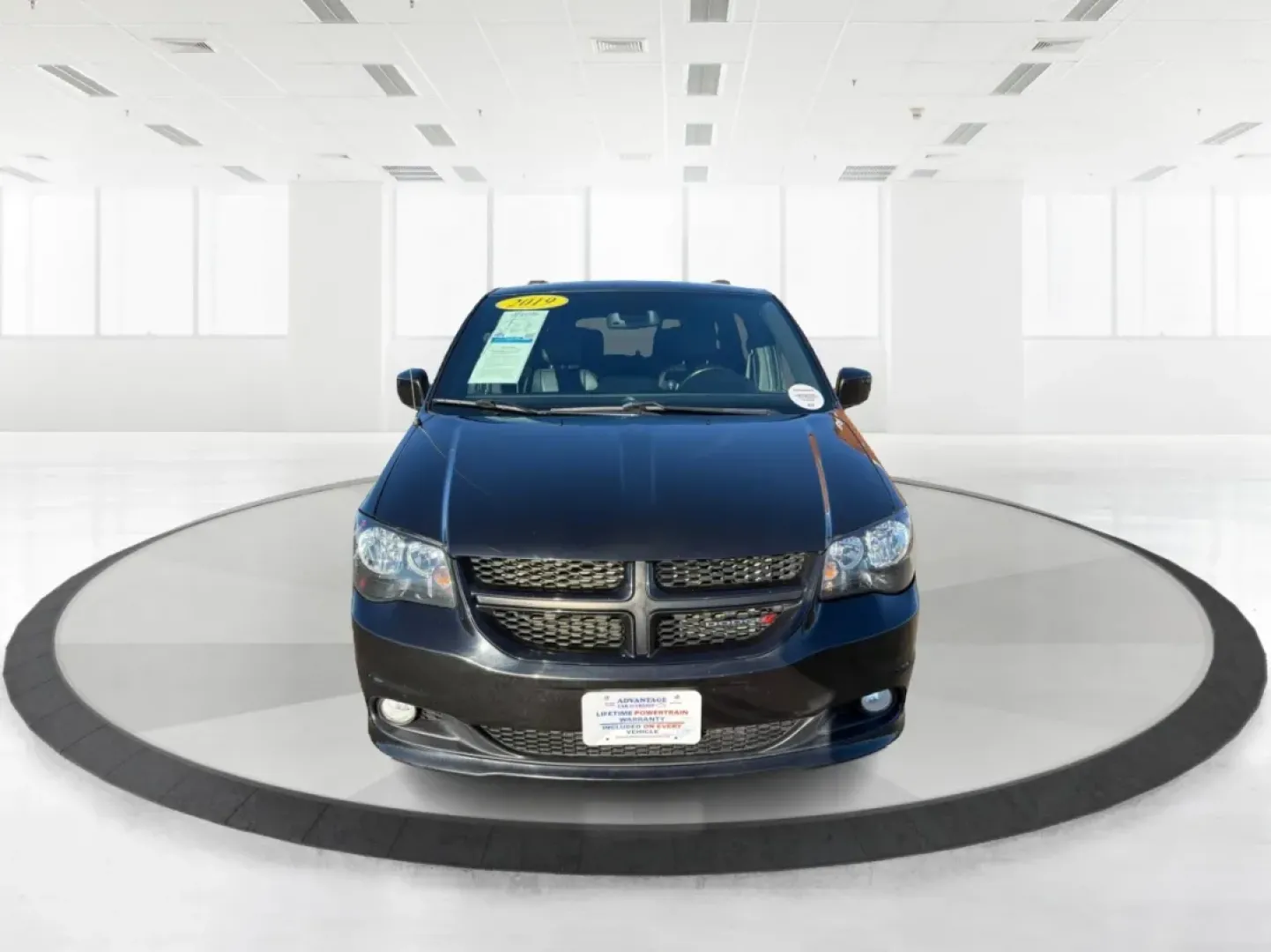 2019 Dodge Grand Caravan GT (2C4RDGEG3KR) with an Pentastar 3.6L V-6 DOHC engine, located at 1099 N County Rd 25A , Troy, OH, 45373, (937) 908-9800, 40.057079, -84.212883 - Step into the world of family adventures and daily commutes with the 2019 Dodge Grand Caravan GT, now available at Advantage Car and Credit - Piqua in Piqua, OH. Whether you're shuttling the kids to soccer practice or planning a weekend getaway, this versatile passenger van is designed to meet all y - Photo#7