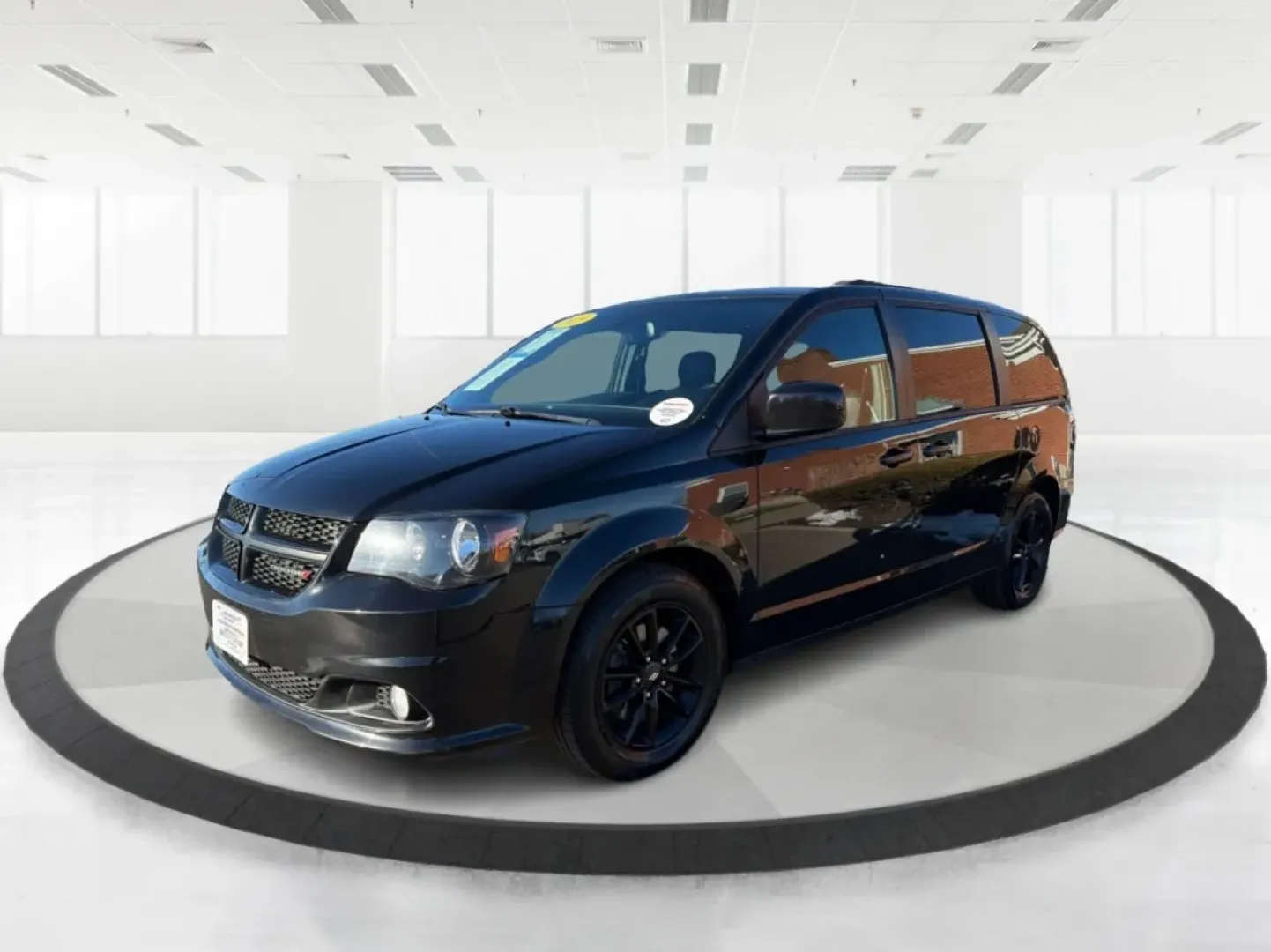 2019 Dodge Grand Caravan GT (2C4RDGEG3KR) with an Pentastar 3.6L V-6 DOHC engine, located at 1099 N County Rd 25A , Troy, OH, 45373, (937) 908-9800, 40.057079, -84.212883 - Step into the world of family adventures and daily commutes with the 2019 Dodge Grand Caravan GT, now available at Advantage Car and Credit - Piqua in Piqua, OH. Whether you're shuttling the kids to soccer practice or planning a weekend getaway, this versatile passenger van is designed to meet all y - Photo#8