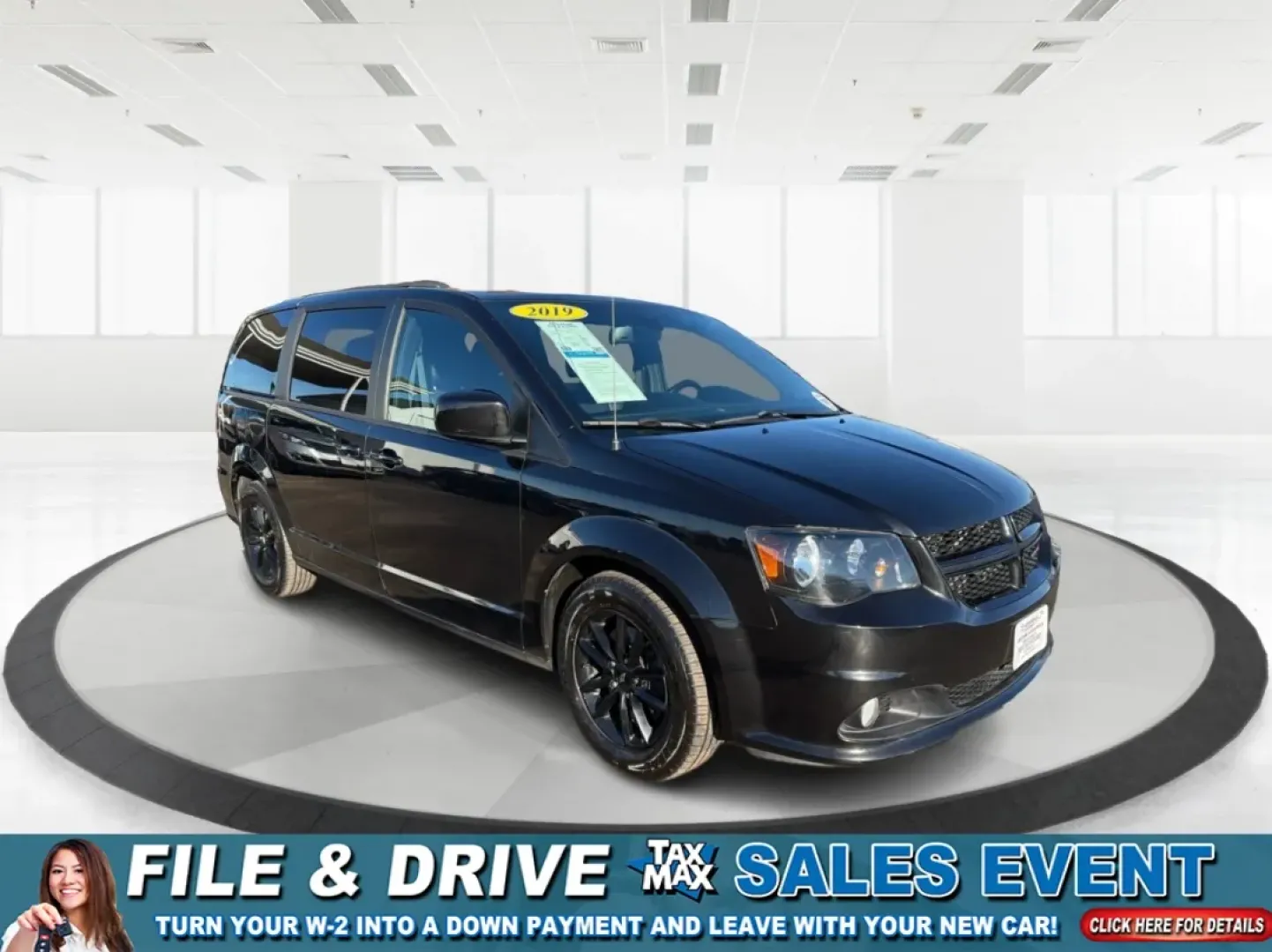 2019 Dodge Grand Caravan GT (2C4RDGEG3KR) with an Pentastar 3.6L V-6 DOHC engine, located at 1099 N County Rd 25A , Troy, OH, 45373, (937) 908-9800, 40.057079, -84.212883 - Step into the world of family adventures and daily commutes with the 2019 Dodge Grand Caravan GT, now available at Advantage Car and Credit - Piqua in Piqua, OH. Whether you're shuttling the kids to soccer practice or planning a weekend getaway, this versatile passenger van is designed to meet all y - Photo#0