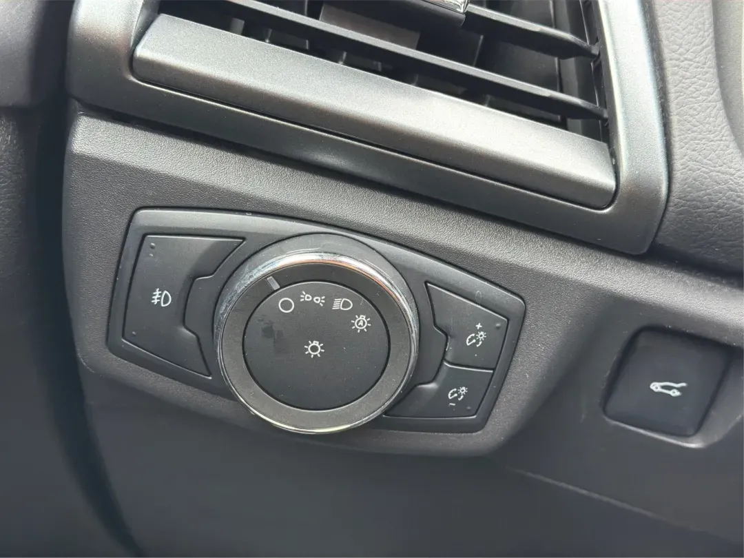 2016 Ford Fusion Titanium (3FA6P0D99GR) with an EcoBoost 2L I-4 gasoline direct injection engine, located at 8750 N County Rd 25A, Piqua, OH, 45356, (937) 908-9800, 40.164391, -84.232513 - 2016 Ford Fusion Titanium - Photo#17