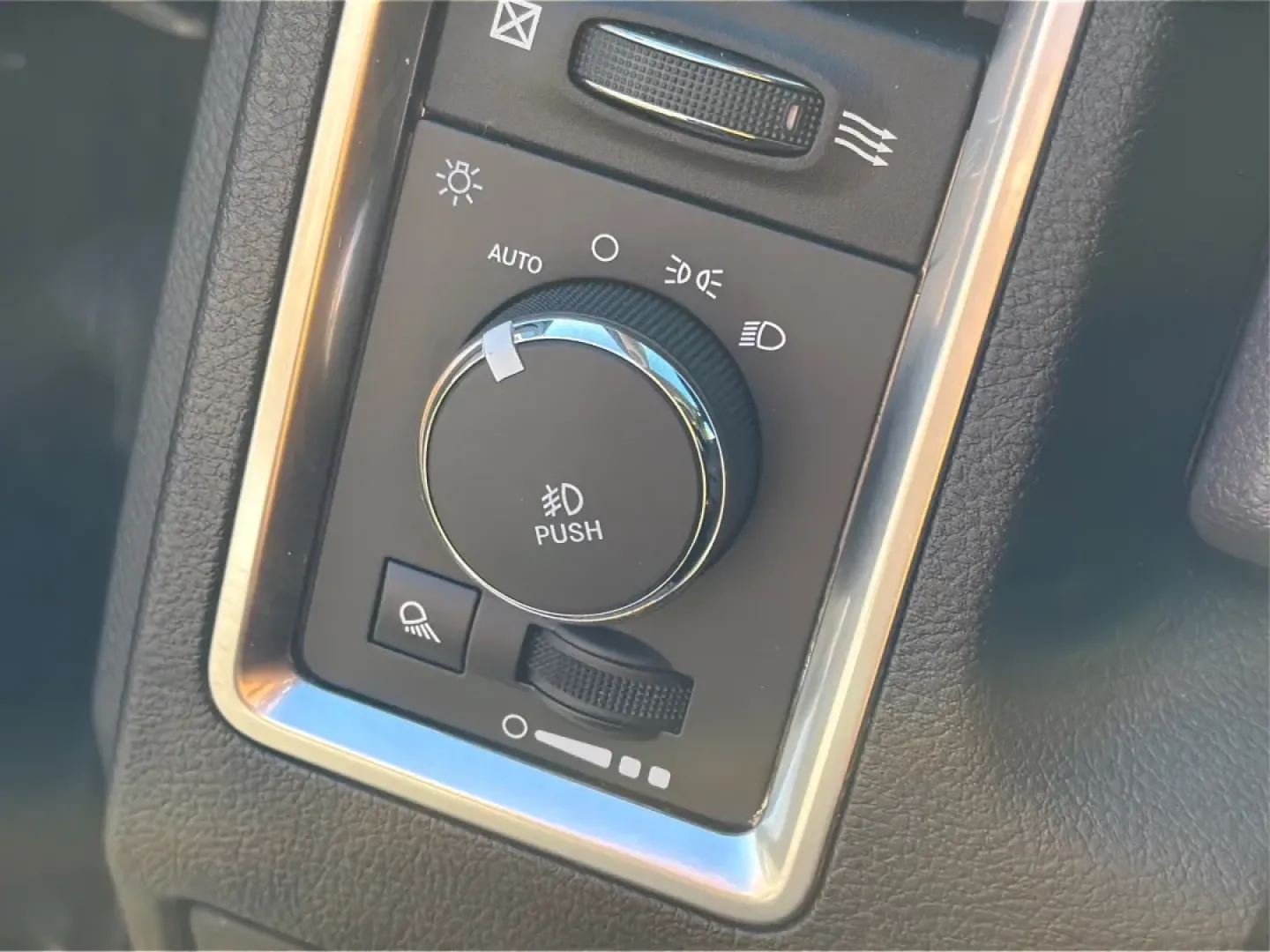 2019 Ram 1500 Warlock Quad Cab 4x4 6'4 Box (1C6RR7GT7KS) with an Other engine, located at 880 E. National Road, Vandalia, OH, 45377, (937) 908-9800, 39.891918, -84.183594 - **Unleash Your Adventures with the 2019 Ram 1500 Warlock Quad Cab 4x4!**<br /> <br /> Are you in search of the perfect truck to elevate your weekend adventures or tackle your weekday commutes? Look no further! The 2019 Ram 1500 Warlock Quad Cab 4x4 is designed to handle anything from family outings - Photo#16