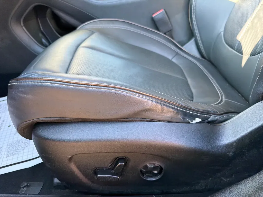 2015 Chrysler 200 C (1C3CCCCB6FN) with an Other engine, located at 4508 South Dixie Dr, Moraine, OH, 45439, (937) 908-9800, 39.689976, -84.218452 - **Elevate Your Everyday with the 2015 Chrysler 200 Sedan: Perfect for Your Lifestyle!**<br /> <br /> Are you searching for a reliable, stylish sedan that fits perfectly into your daily life? Look no further than this stunning 2015 Chrysler 200, available now at Advantage Car and Credit in Moraine, O - Photo#18