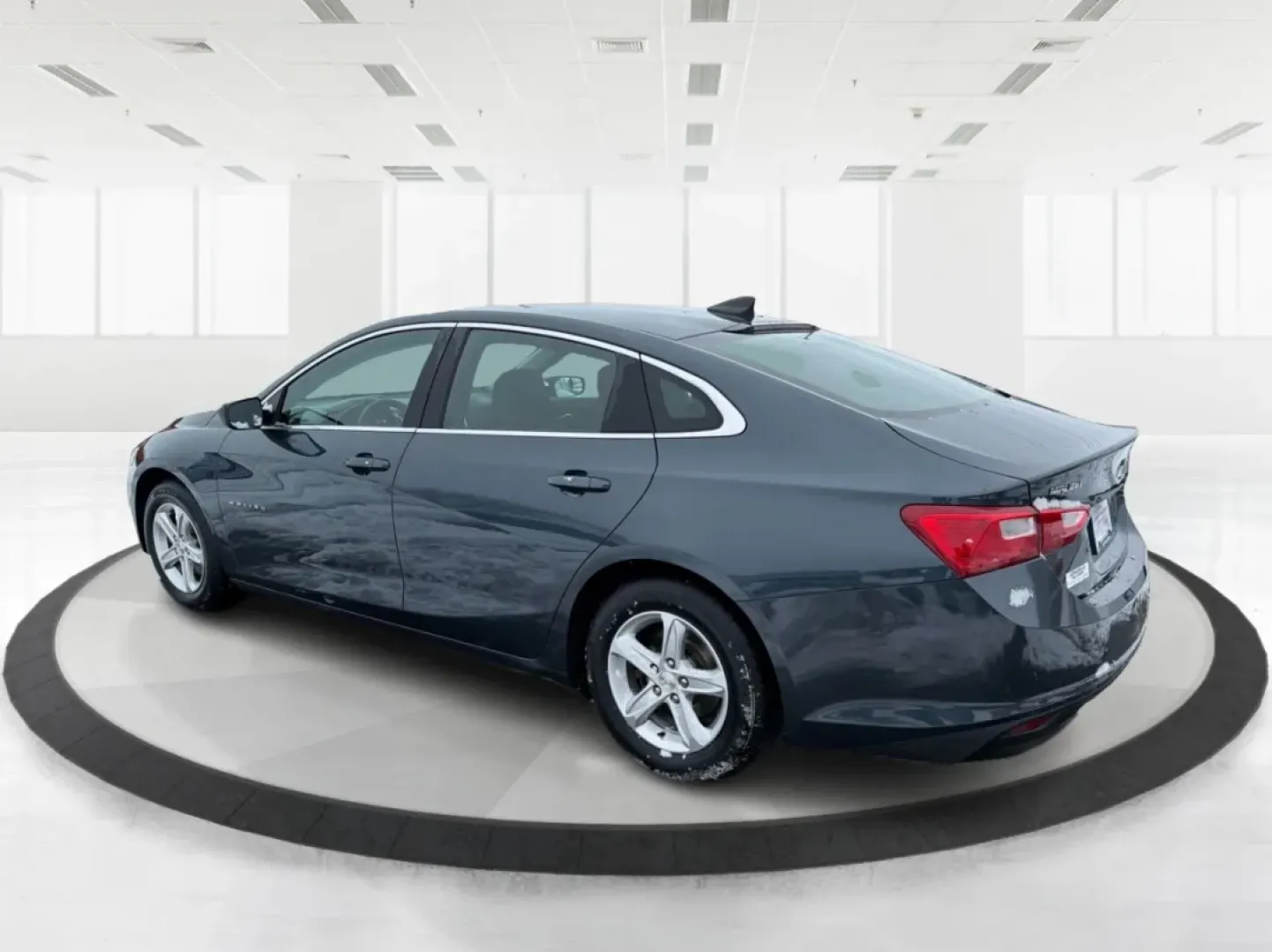 2020 Chevrolet Malibu LS (1G1ZB5ST8LF) with an 1.5L L4 DOHC 16V engine, 6-Speed Automatic transmission, located at 1951 S Dayton Lakeview Rd., New Carlisle, OH, 45344, (937) 908-9800, 39.890999, -84.050255 - **Unlock a New Chapter in Your Journey with the 2020 Chevrolet Malibu at Advantage Car and Credit - New Carlisle!**<br /> <br /> Are you searching for the perfect sedan that blends style, reliability, and modern technology? Look no further than the 2020 Chevrolet Malibu, available now at Advantage C - Photo#4