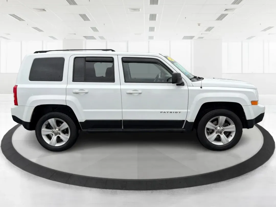 2016 Jeep Patriot Latitude (1C4NJRFB1GD) with an 2.4L I-4 DOHC engine, located at 1184 Kauffman Ave, Fairborn, OH, 45324, (937) 908-9800, 39.807072, -84.030914 - 2016 Jeep Patriot Latitude - Photo#1