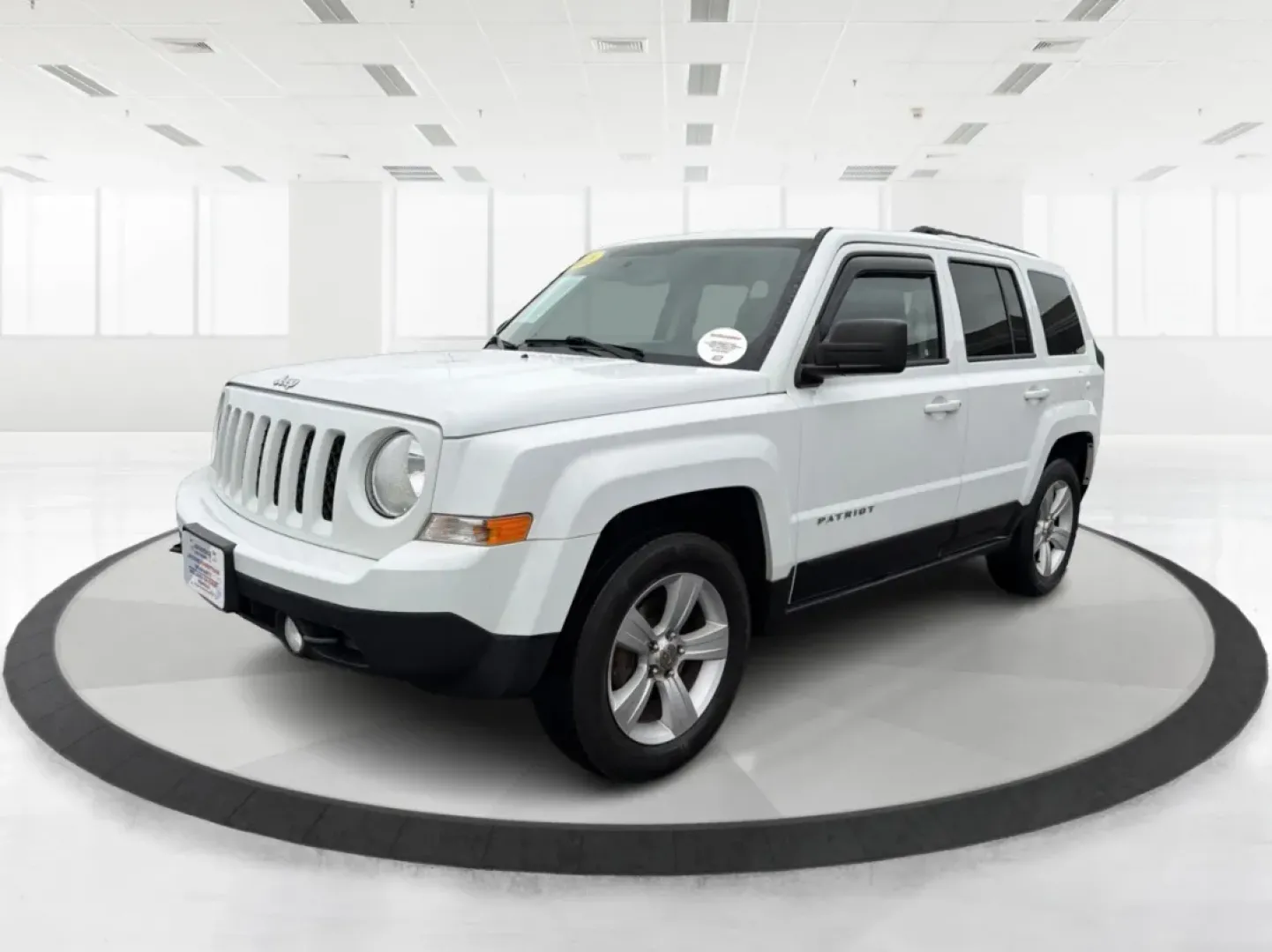 2016 Jeep Patriot Latitude (1C4NJRFB1GD) with an 2.4L I-4 DOHC engine, located at 1184 Kauffman Ave, Fairborn, OH, 45324, (937) 908-9800, 39.807072, -84.030914 - ### Discover Your Next Adventure with the 2016 Jeep Patriot Latitude at Advantage Car and Credit Fairborn<br /> <br /> Embrace the freedom of the open road with the remarkable 2016 Jeep Patriot Latitude, available now at Advantage Car and Credit in Fairborn, OH. This versatile SUV is ideal for thos - Photo#8