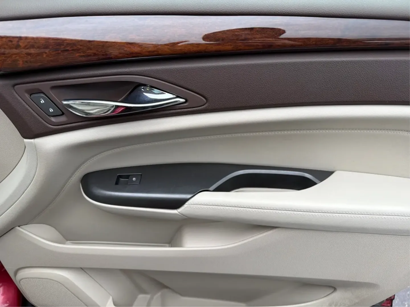 2012 Cadillac SRX Luxury Collection (3GYFNDE30CS) with an 3.6L V-6 gasoline direct injection engine, located at 8750 N County Rd 25A, Piqua, OH, 45356, (937) 908-9800, 40.164391, -84.232513 - **Elevate Your Daily Drive with the 2012 Cadillac SRX Luxury Collection!**<br /> <br /> Are you ready to upgrade your lifestyle with a vehicle that combines style, comfort, and versatility? The 2012 Cadillac SRX Luxury Collection is perfect for those who want an SUV that can manage everything from d - Photo#20