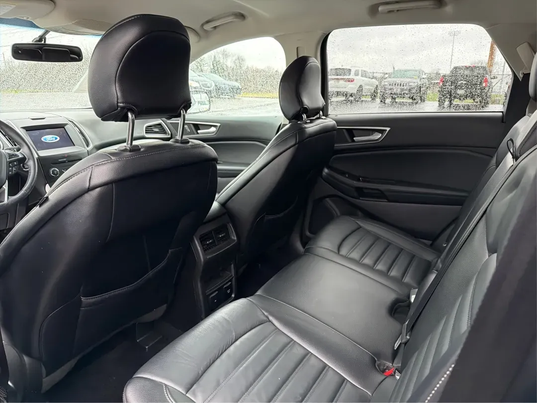 2016 Ford Edge SEL (2FMPK3J98GB) with an Other engine, located at 1099 N County Rd 25A , Troy, OH, 45373, (937) 908-9800, 40.057079, -84.212883 - ### Experience Comfort and Versatility in the 2016 Ford Edge SEL at Advantage Car and Credit - Troy<br /> <br /> Looking for the perfect blend of style, comfort, and functionality? The 2016 Ford Edge SEL, available at Advantage Car and Credit in Troy, OH, is tailored for those who lead an active lif - Photo#10