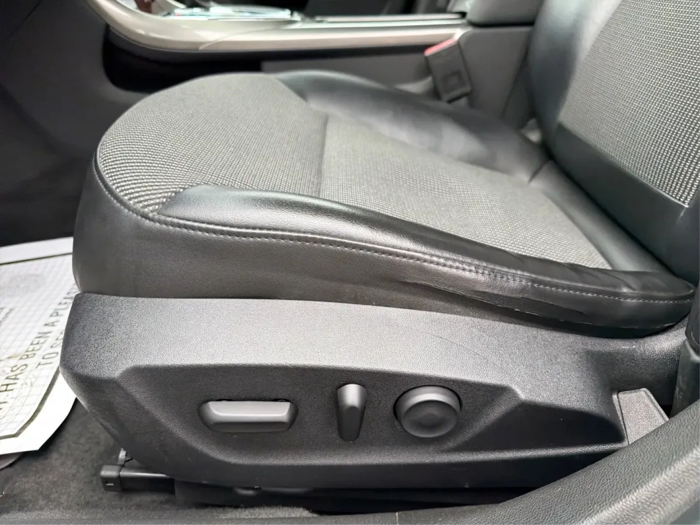 2013 Chevrolet Malibu 1LT (1G11C5SA5DF) with an ECOTEC 2.5L I-4 gasoline direct injection engine, located at 4508 South Dixie Dr, Moraine, OH, 45439, (937) 908-9800, 39.689976, -84.218452 - **Experience Comfort and Reliability with the 2013 Chevrolet Malibu 1LT at Advantage Car and Credit - Moraine**<br /> <br /> Are you searching for the perfect vehicle that combines comfort, style, and affordability? Look no further! The 2013 Chevrolet Malibu 1LT is ideal for daily commuters, growing - Photo#18