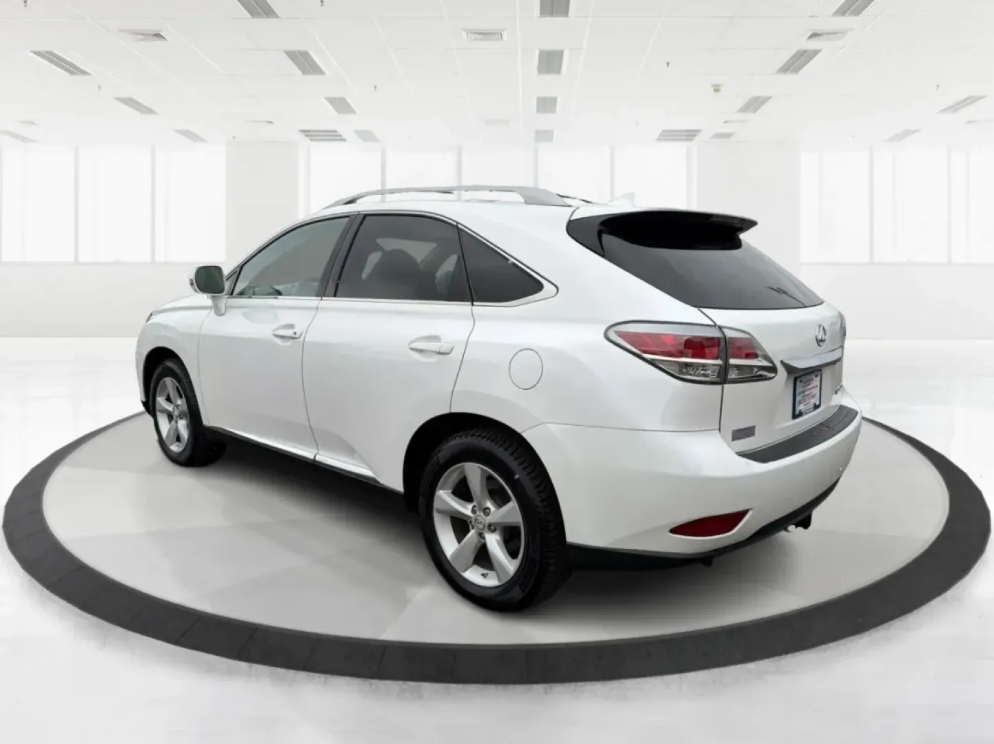 2015 Lexus RX 350 F Sport | Crafted Line (2T2BK1BA3FC) with an 3.5L V-6 DOHC engine, located at 880 E. National Road, Vandalia, OH, 45377, (937) 908-9800, 39.891918, -84.183594 - **Elevate Your Drive with the 2015 Lexus RX 350 Perfect for Family Adventures and Daily Commutes!**<br /> <br /> Are you ready to enhance your lifestyle with a vehicle that combines luxury, performance, and reliability? Look no further than the stunning 2015 Lexus RX 350 at Advantage Car and Credit - Photo#4