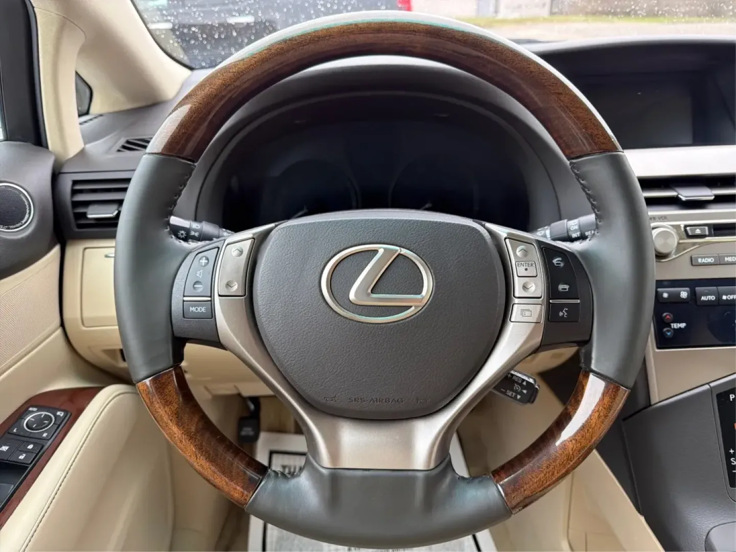 2015 Lexus RX 350 F Sport | Crafted Line (2T2BK1BA3FC) with an 3.5L V-6 DOHC engine, located at 880 E. National Road, Vandalia, OH, 45377, (937) 908-9800, 39.891918, -84.183594 - **Elevate Your Drive with the 2015 Lexus RX 350 Perfect for Family Adventures and Daily Commutes!**<br /> <br /> Are you ready to enhance your lifestyle with a vehicle that combines luxury, performance, and reliability? Look no further than the stunning 2015 Lexus RX 350 at Advantage Car and Credit - Photo#16