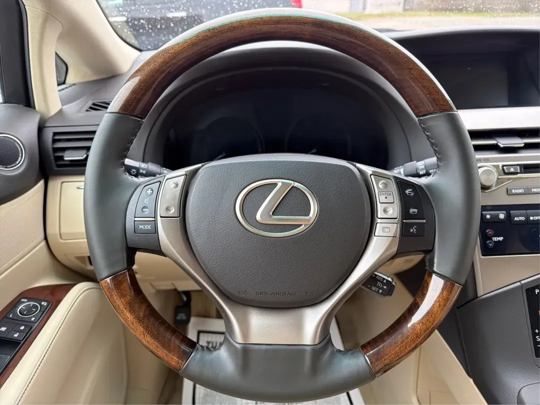 2015 Lexus RX 350 F Sport | Crafted Line (2T2BK1BA3FC) with an 3.5L V-6 DOHC engine, located at 880 E. National Road, Vandalia, OH, 45377, (937) 908-9800, 39.891918, -84.183594 - **Elevate Your Drive with the 2015 Lexus RX 350 Perfect for Family Adventures and Daily Commutes!**<br /> <br /> Are you ready to enhance your lifestyle with a vehicle that combines luxury, performance, and reliability? Look no further than the stunning 2015 Lexus RX 350 at Advantage Car and Credit - Photo#16