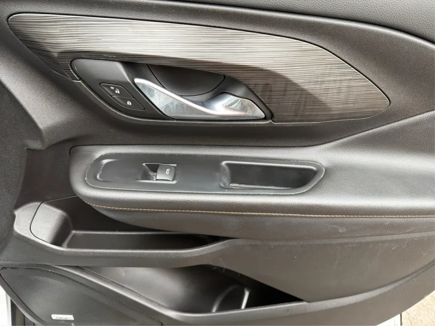 2019 GMC Terrain SLT (3GKALVEVXKL) with an Other engine, located at 8750 N County Rd 25A, Piqua, OH, 45356, (937) 908-9800, 40.164391, -84.232513 - ### Embrace Adventure with the 2019 GMC Terrain SLT Perfect for Your Active Lifestyle!<br /> <br /> Are you ready to elevate your journeys, whether it's a weekend escape to the scenic Miami and Erie Canal or a daily commute through the vibrant streets of Piqua, OH? Meet the 2019 GMC Terrain SLT, an - Photo#20