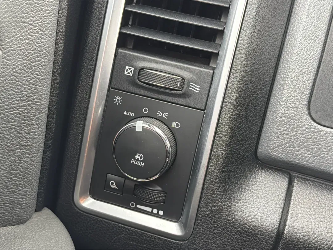 2016 Ram 1500 Big Horn (1C6RR7TTXGS) with an Other engine, located at 8750 N County Rd 25A, Piqua, OH, 45356, (937) 908-9800, 40.164391, -84.232513 - 2016 Ram 1500 Big Horn - Photo#16