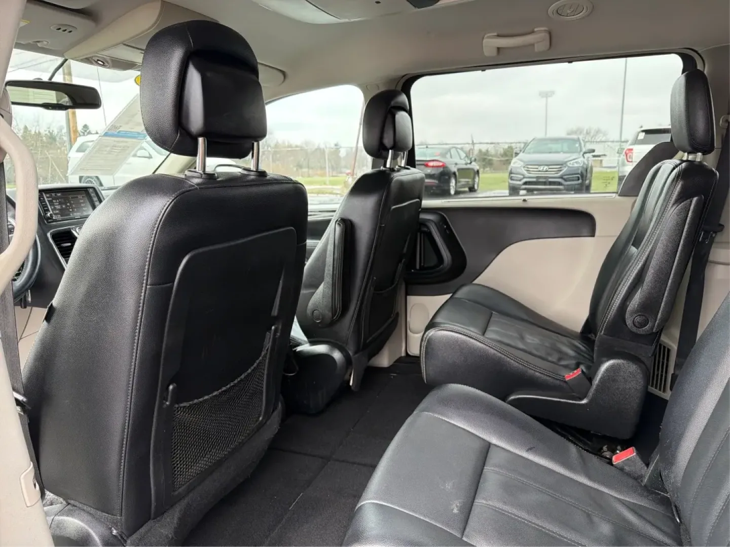 2015 Chrysler Town and Country Touring (2C4RC1BGXFR) with an 3.6L V-6 DOHC engine, located at 401 Woodman Dr, Riverside, OH, 45431, (937) 908-9800, 39.760899, -84.123421 - Are you a growing family searching for the perfect vehicle that effortlessly balances comfort, space, and style? Look no further! Advantage Car and Credit in Riverside, OH, is thrilled to present this stunning **2015 Chrysler Town and Country Touring**, designed for family adventures and daily com - Photo#10