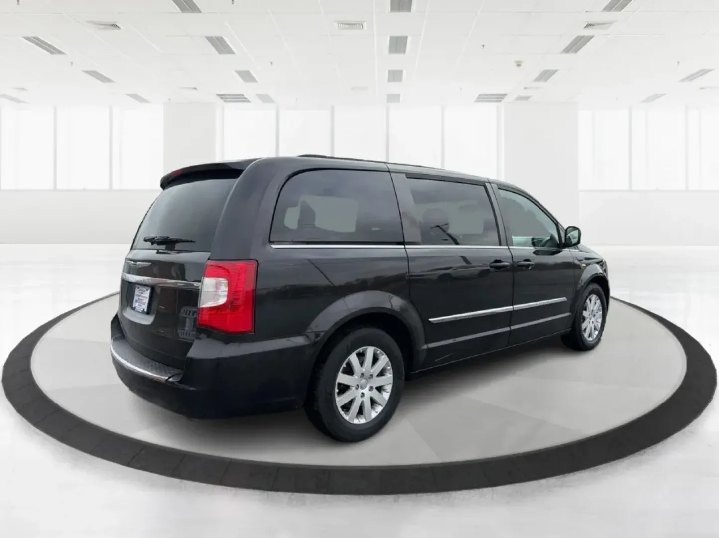 2015 Chrysler Town and Country Touring (2C4RC1BGXFR) with an 3.6L V-6 DOHC engine, 6-Speed Automatic transmission, located at 8750 N County Rd 25A, Piqua, OH, 45356, (937) 908-9800, 40.164391, -84.232513 - Are you a growing family searching for the perfect vehicle that effortlessly balances comfort, space, and style? Look no further! Advantage Car and Credit in Riverside, OH, is thrilled to present this stunning **2015 Chrysler Town and Country Touring**, designed for family adventures and daily com - Photo#2