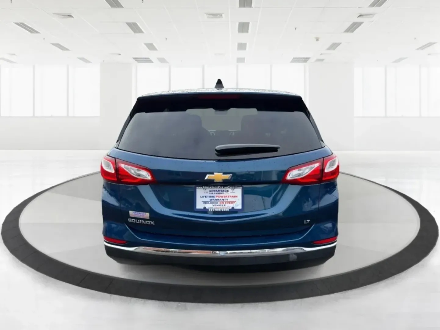 2019 Chevrolet Equinox LT (2GNAXKEV8K6) with an 1.5L I-4 gasoline direct injection engine, located at 880 E. National Road, Vandalia, OH, 45377, (937) 908-9800, 39.891918, -84.183594 - **Adventure Awaits with the 2019 Chevrolet Equinox LT at Advantage Car and Credit - Vandalia!**<br /> <br /> Discover the freedom of the open road with the 2019 Chevrolet Equinox LT, the perfect vehicle for your next adventure or daily commute. Whether you're navigating the bustling streets of Vanda - Photo#3