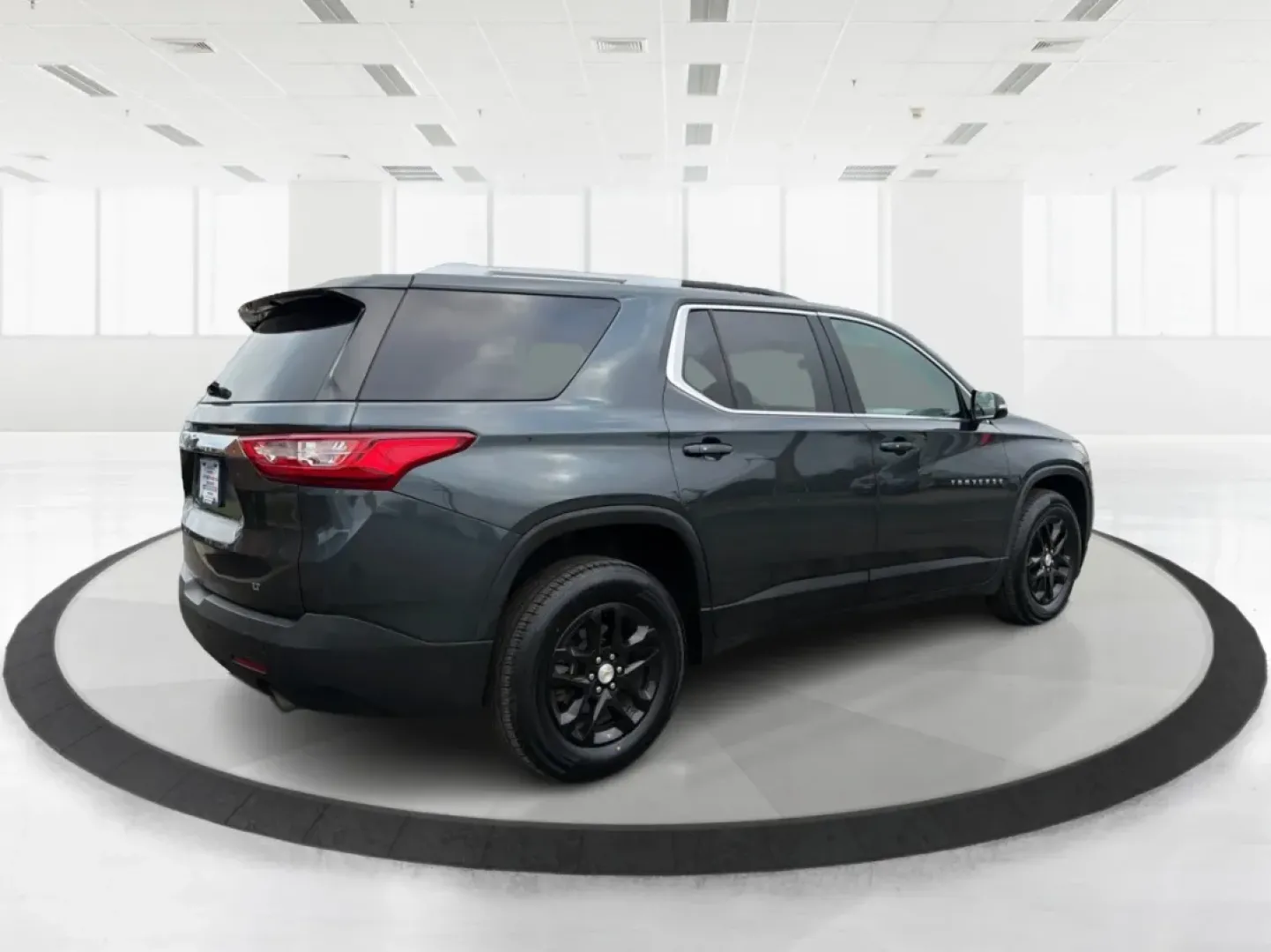 2018 Chevrolet Traverse 1LT (1GNERGKW6JJ) with an 3.6L V-6 gasoline direct injection engine, located at 1184 Kauffman Ave, Fairborn, OH, 45324, (937) 908-9800, 39.807072, -84.030914 - Are you ready to elevate your family's adventures, all while cruising in unparalleled comfort and style? Look no further than this stunning 2018 Chevrolet Traverse 1LT, now available at Advantage Car and Credit in Fairborn, OH! With ample space, cutting-edge technology, and a robust engine, this SUV - Photo#2