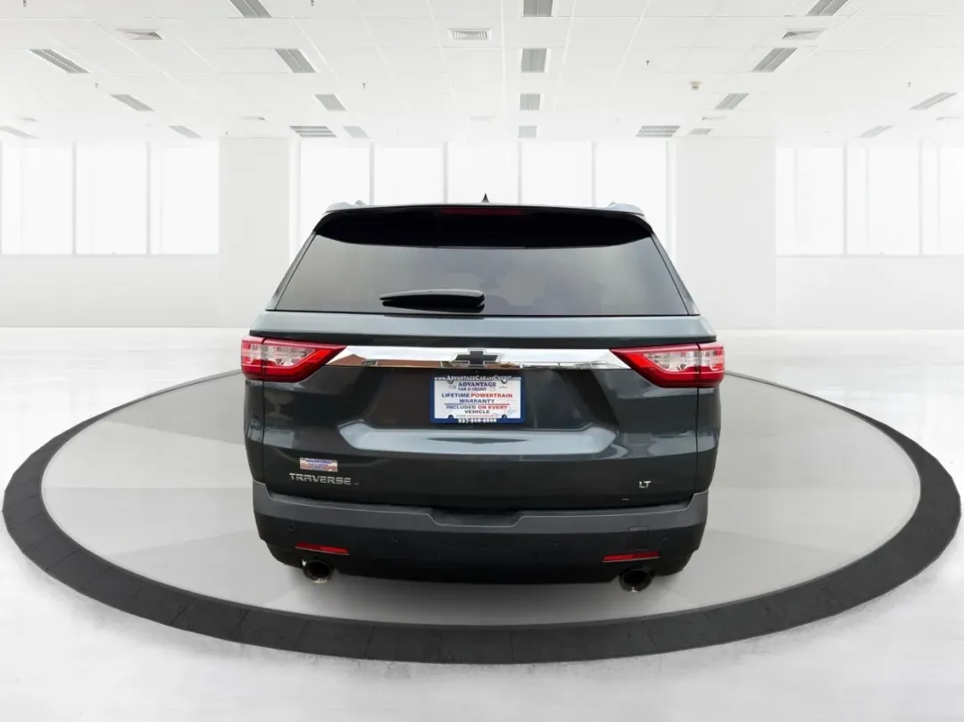 2018 Chevrolet Traverse 1LT (1GNERGKW6JJ) with an 3.6L V-6 gasoline direct injection engine, located at 8750 N County Rd 25A, Piqua, OH, 45356, (937) 908-9800, 40.164391, -84.232513 - Are you ready to elevate your family's adventures, all while cruising in unparalleled comfort and style? Look no further than this stunning 2018 Chevrolet Traverse 1LT, now available at Advantage Car and Credit in Fairborn, OH! With ample space, cutting-edge technology, and a robust engine, this SUV - Photo#3