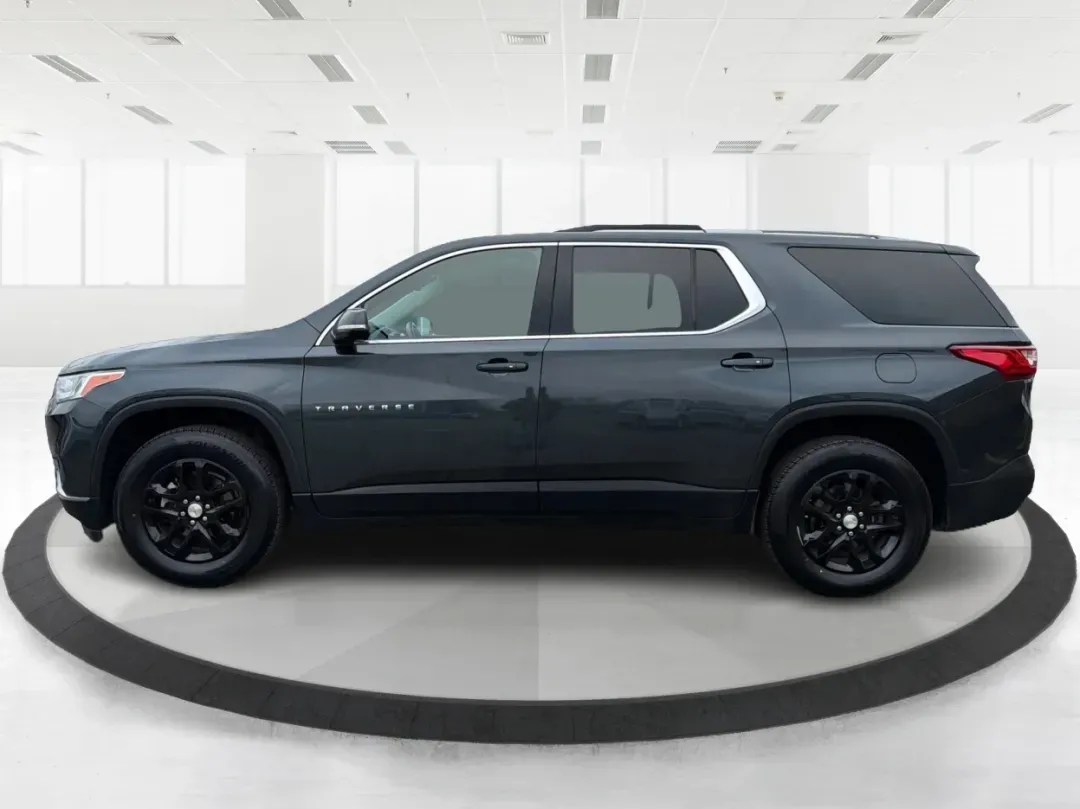 2018 Chevrolet Traverse 1LT (1GNERGKW6JJ) with an 3.6L V-6 gasoline direct injection engine, located at 8750 N County Rd 25A, Piqua, OH, 45356, (937) 908-9800, 40.164391, -84.232513 - Are you ready to elevate your family's adventures, all while cruising in unparalleled comfort and style? Look no further than this stunning 2018 Chevrolet Traverse 1LT, now available at Advantage Car and Credit in Fairborn, OH! With ample space, cutting-edge technology, and a robust engine, this SUV - Photo#5