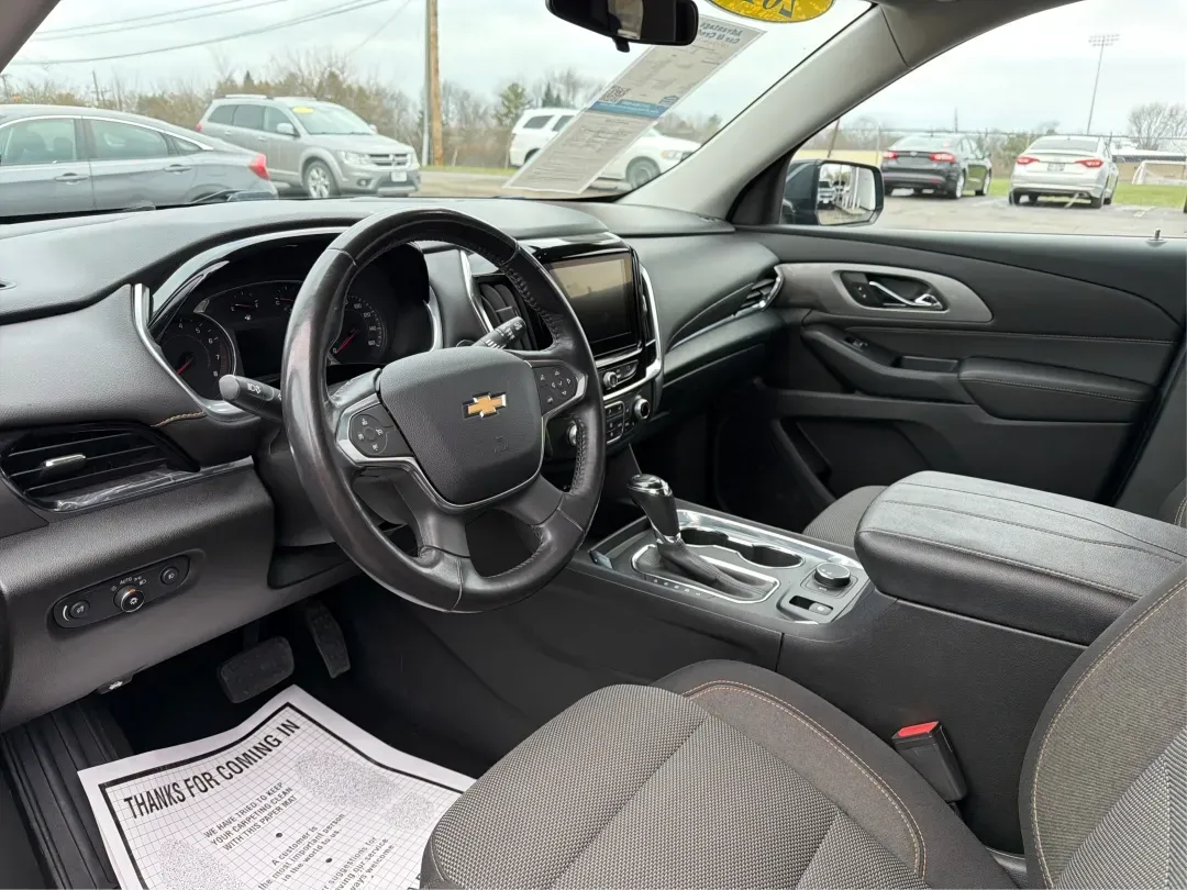 2018 Chevrolet Traverse 1LT (1GNERGKW6JJ) with an 3.6L V-6 gasoline direct injection engine, located at 8750 N County Rd 25A, Piqua, OH, 45356, (937) 908-9800, 40.164391, -84.232513 - Are you ready to elevate your family's adventures, all while cruising in unparalleled comfort and style? Look no further than this stunning 2018 Chevrolet Traverse 1LT, now available at Advantage Car and Credit in Fairborn, OH! With ample space, cutting-edge technology, and a robust engine, this SUV - Photo#9