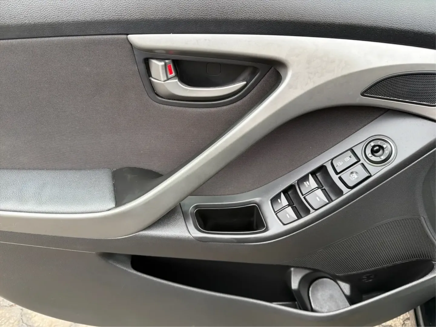 2016 Hyundai Elantra Value Edition (KMHDH4AE8GU) with an Nu 1.8L I-4 DOHC engine, located at 1230 East Main St, Xenia, OH, 45385, (937) 908-9800, 39.688026, -83.910172 - **Discover Your Next Adventure with the 2016 Hyundai Elantra at Advantage Car and Credit in Xenia, OH!**<br /> <br /> Are you in search of a reliable vehicle that seamlessly fits your daily lifestyle? Look no further than the 2016 Hyundai Elantra Value Edition, available at Advantage Car and Credit - Photo#17