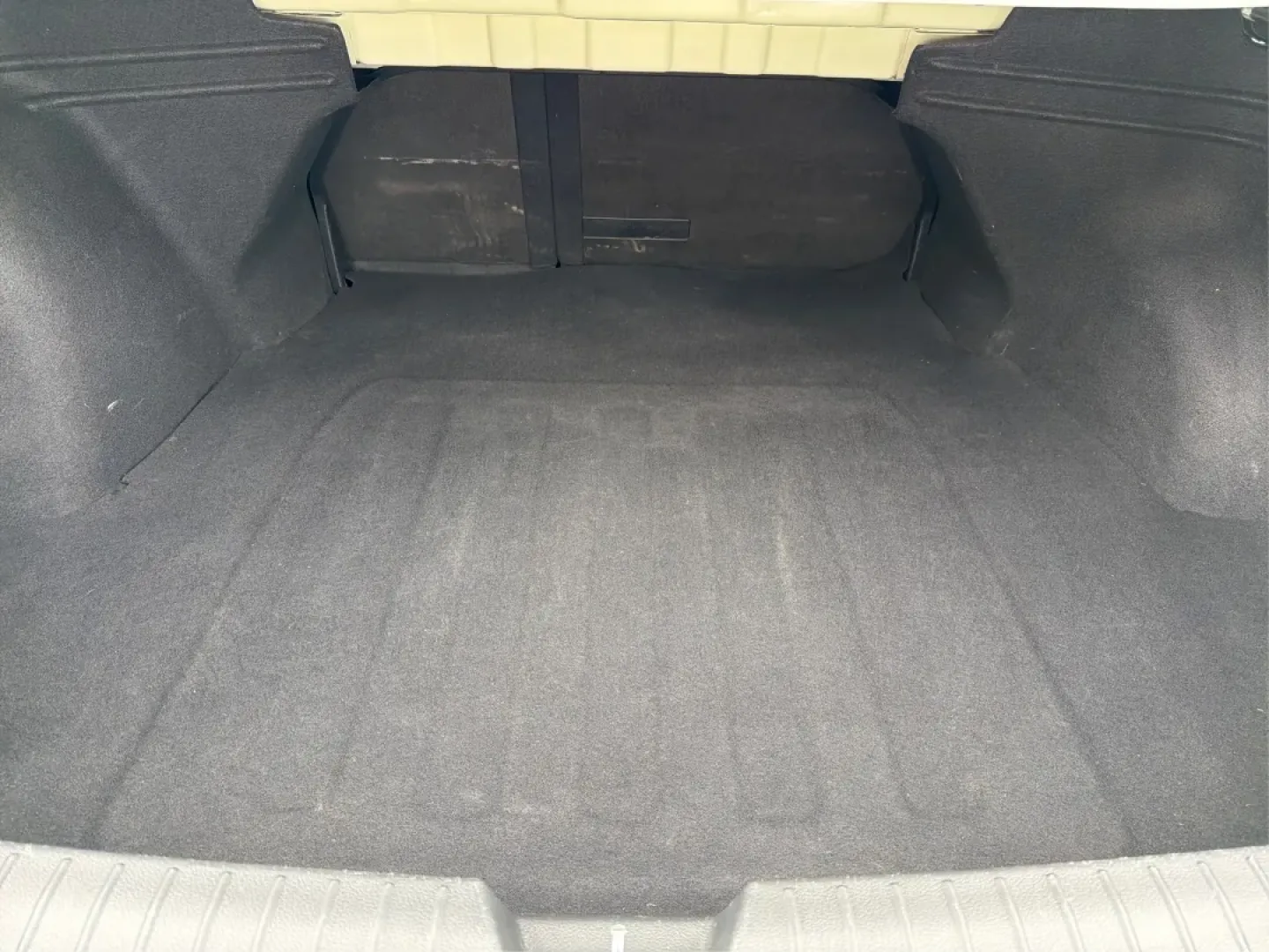 2013 Kia Optima LX (KNAGM4A74D5) with an 2.4L I-4 gasoline direct injection engine, located at 880 E. National Road, Vandalia, OH, 45377, (937) 908-9800, 39.891918, -84.183594 - **Discover Adventure with the 2013 Kia Optima LX at Advantage Car and Credit - Vandalia!** <br /> <br /> Are you ready to elevate your daily drive? Whether you're commuting to work, running errands, or planning a weekend getaway, the 2013 Kia Optima LX is the ideal sedan that seamlessly fits into y - Photo#12