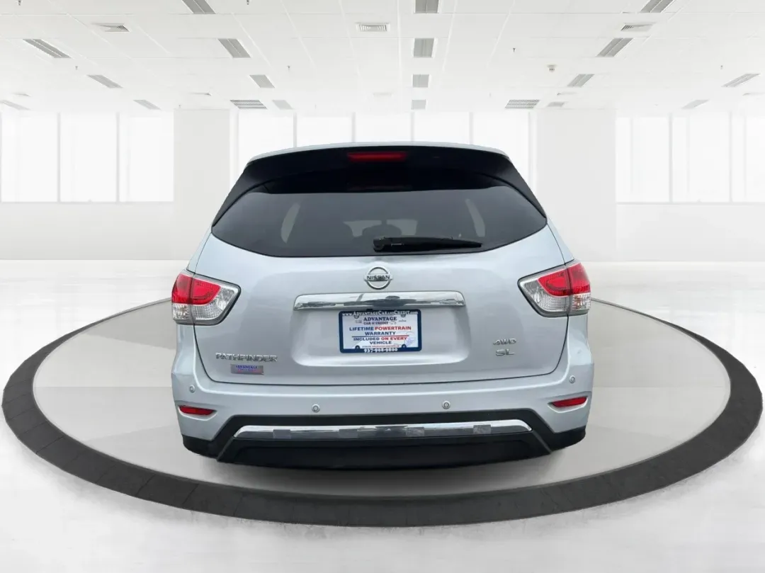 2013 Nissan Pathfinder SL (5N1AR2MM7DC) with an 3.5L V-6 DOHC engine, located at 1184 Kauffman Ave, Fairborn, OH, 45324, (937) 908-9800, 39.807072, -84.030914 - **Discover Your Next Adventure with the 2013 Nissan Pathfinder at Advantage Car and Credit in Fairborn, OH!**<br /> <br /> Are you ready to elevate your family outings or weekend adventures? Look no further than the 2013 Nissan Pathfinder SL, a spacious and dependable SUV perfect for growing familie - Photo#3