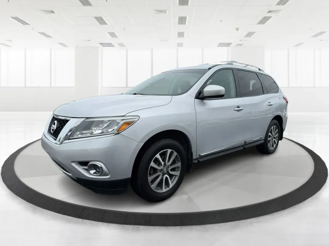 2013 Nissan Pathfinder SL (5N1AR2MM7DC) with an 3.5L V-6 DOHC engine, located at 1184 Kauffman Ave, Fairborn, OH, 45324, (937) 908-9800, 39.807072, -84.030914 - **Discover Your Next Adventure with the 2013 Nissan Pathfinder at Advantage Car and Credit in Fairborn, OH!**<br /> <br /> Are you ready to elevate your family outings or weekend adventures? Look no further than the 2013 Nissan Pathfinder SL, a spacious and dependable SUV perfect for growing familie - Photo#8