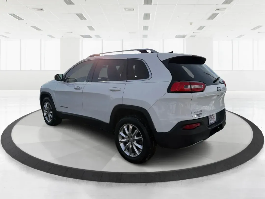 2014 Jeep Cherokee Limited (1C4PJMDS7EW) with an Other engine, located at 8750 N County Rd 25A, Piqua, OH, 45356, (937) 908-9800, 40.164391, -84.232513 - **Adventure Awaits in the 2014 Jeep Cherokee Limited Perfect for Families or Weekend Getaways!**<br /> <br /> Are you looking for a vehicle that's as versatile as your lifestyle? The 2014 Jeep Cherokee Limited, available at Advantage Car and Credit - Piqua, is your ticket to freedom on the open roa - Photo#4