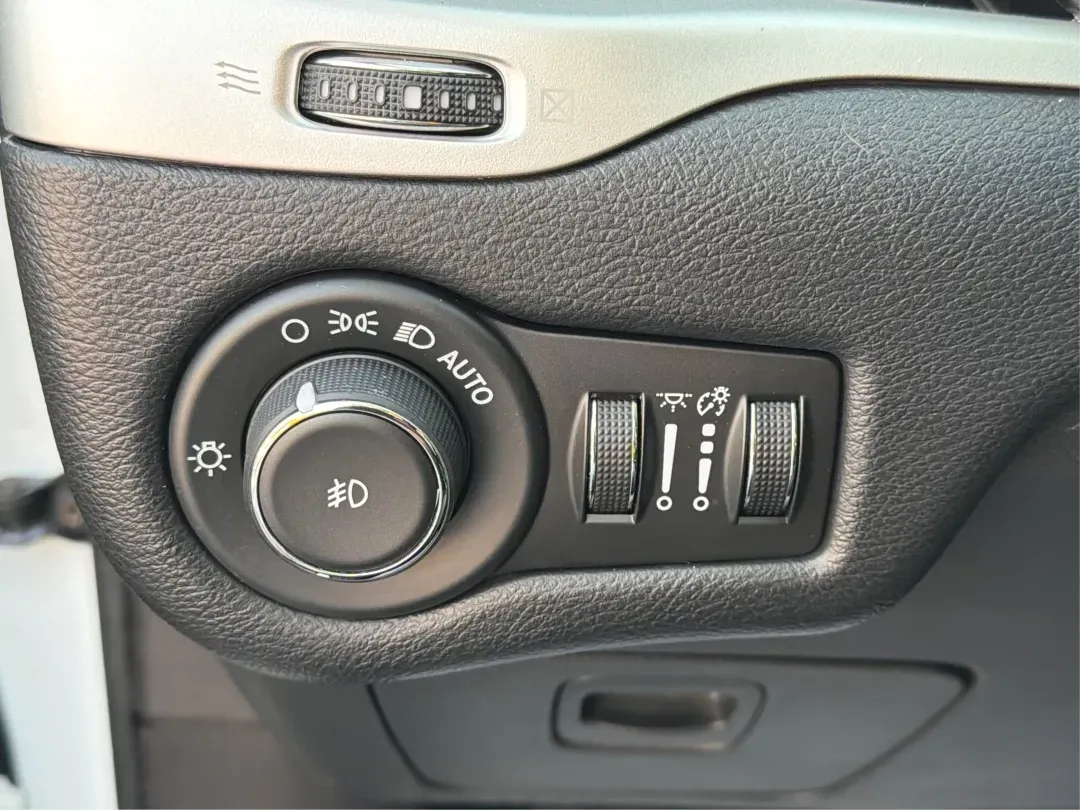 2014 Jeep Cherokee Limited (1C4PJMDS7EW) with an Other engine, located at 8750 N County Rd 25A, Piqua, OH, 45356, (937) 908-9800, 40.164391, -84.232513 - **Adventure Awaits in the 2014 Jeep Cherokee Limited Perfect for Families or Weekend Getaways!**<br /> <br /> Are you looking for a vehicle that's as versatile as your lifestyle? The 2014 Jeep Cherokee Limited, available at Advantage Car and Credit - Piqua, is your ticket to freedom on the open roa - Photo#17