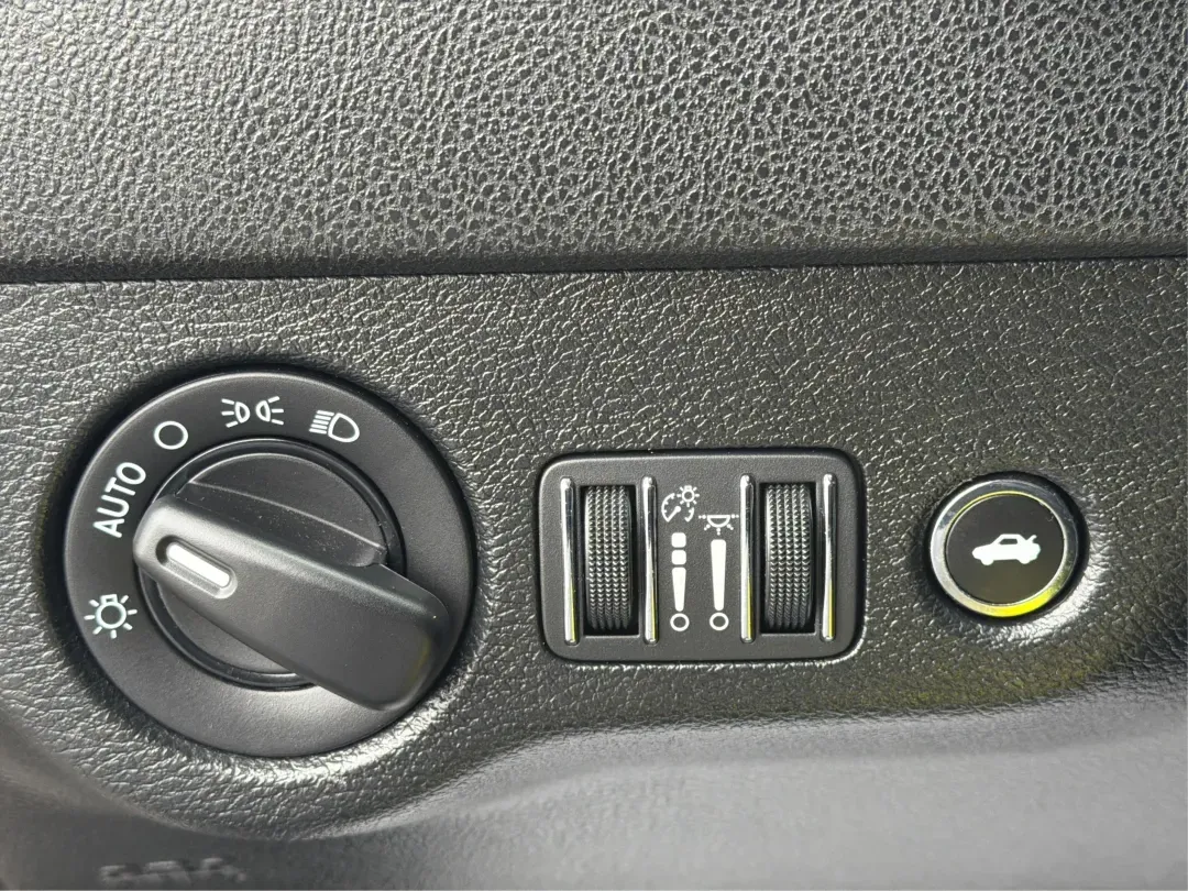 2018 Dodge Charger SXT RWD (2C3CDXBGXJH) with an Pentastar 3.6L V-6 DOHC engine, located at 880 E. National Road, Vandalia, OH, 45377, (937) 908-9800, 39.891918, -84.183594 - **Unleash Your Drive with the 2018 Dodge Charger SXT Perfect for Every Adventure!**<br /> <br /> Are you ready to turn heads and enjoy every mile? The 2018 Dodge Charger SXT is the perfect companion for those who refuse to compromise on style and performance. Whether you're commuting through Vandal - Photo#17