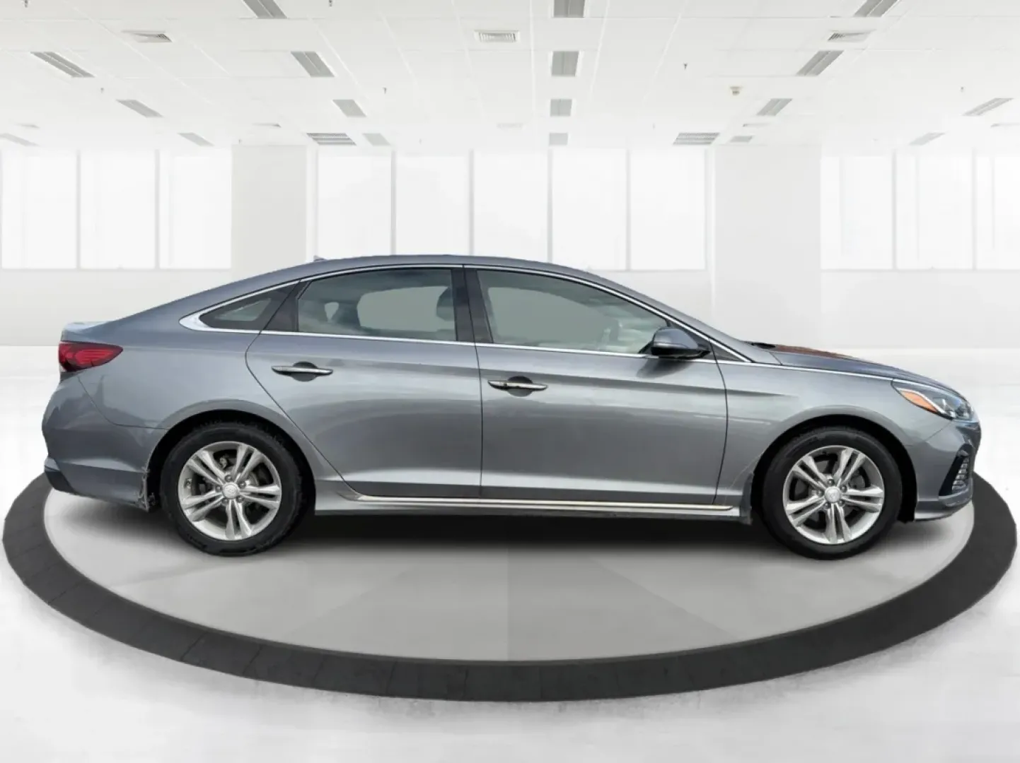 2018 Hyundai Sonata Sport (5NPE34AF6JH) with an 2.4L I-4 gasoline direct injection engine, located at 880 E. National Road, Vandalia, OH, 45377, (937) 908-9800, 39.891918, -84.183594 - **Discover the 2018 Hyundai Sonata Sport: Elevate Your Daily Commute in Style!**<br /> <br /> Are you seeking a vehicle that perfectly balances style, comfort, and reliability for your daily commute or family outings? Look no further than this stunning 2018 Hyundai Sonata Sport, available now at Adv - Photo#1